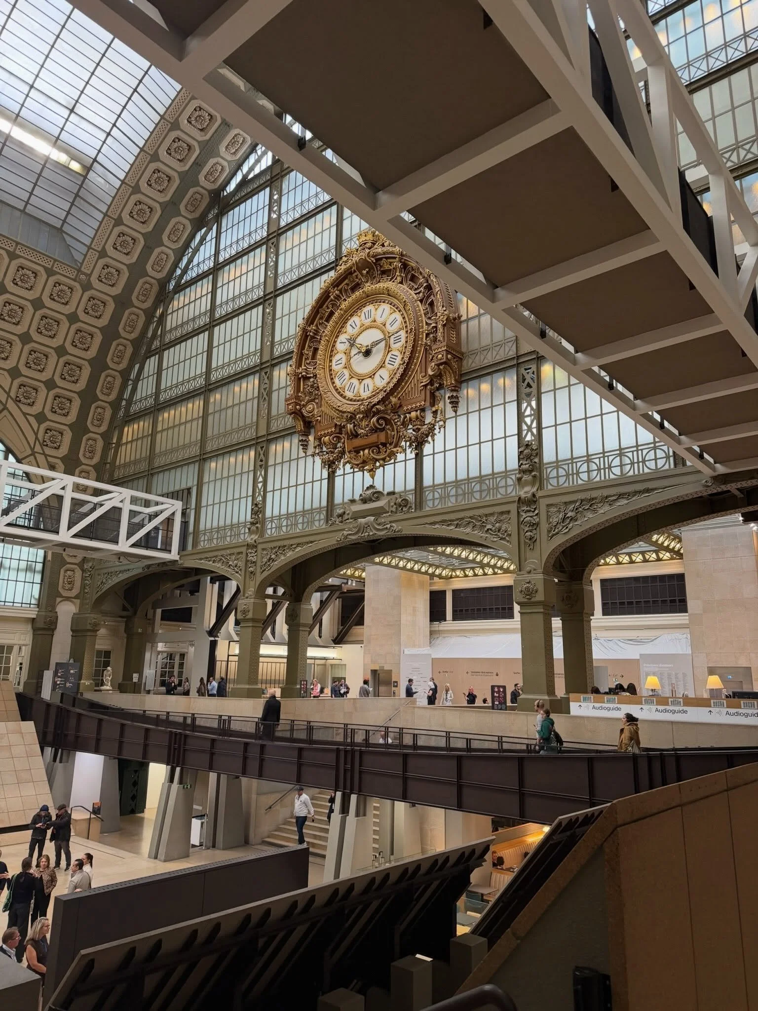 Amis! Friends! If you&rsquo;ve seen my stories I have a Paris highlight of my wonderful trip to Paris - a trip of a lifetime with my sister @naagm60 and dear friends @kuikenk @andymillerjones 

It&rsquo;s so hard to choose only 20 images per day! 

D