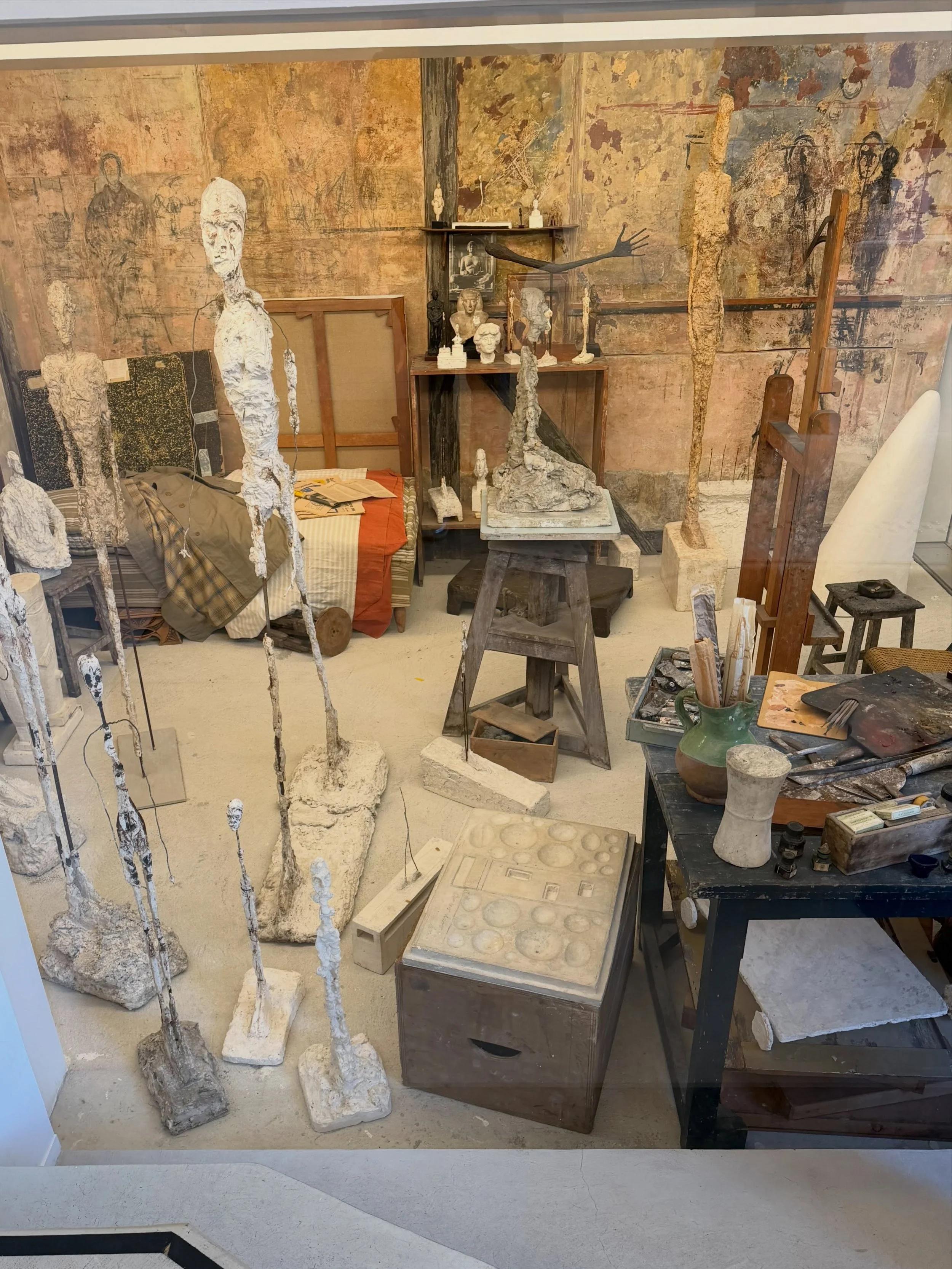 Amis! Friends! If you&rsquo;ve seen my stories I have a Paris highlight of my wonderful trip to Paris - a trip of a lifetime with my sister @naagm60 and dear friends @kuikenk @andymillerjones 

It&rsquo;s so hard to choose only 20 images per day! 

D