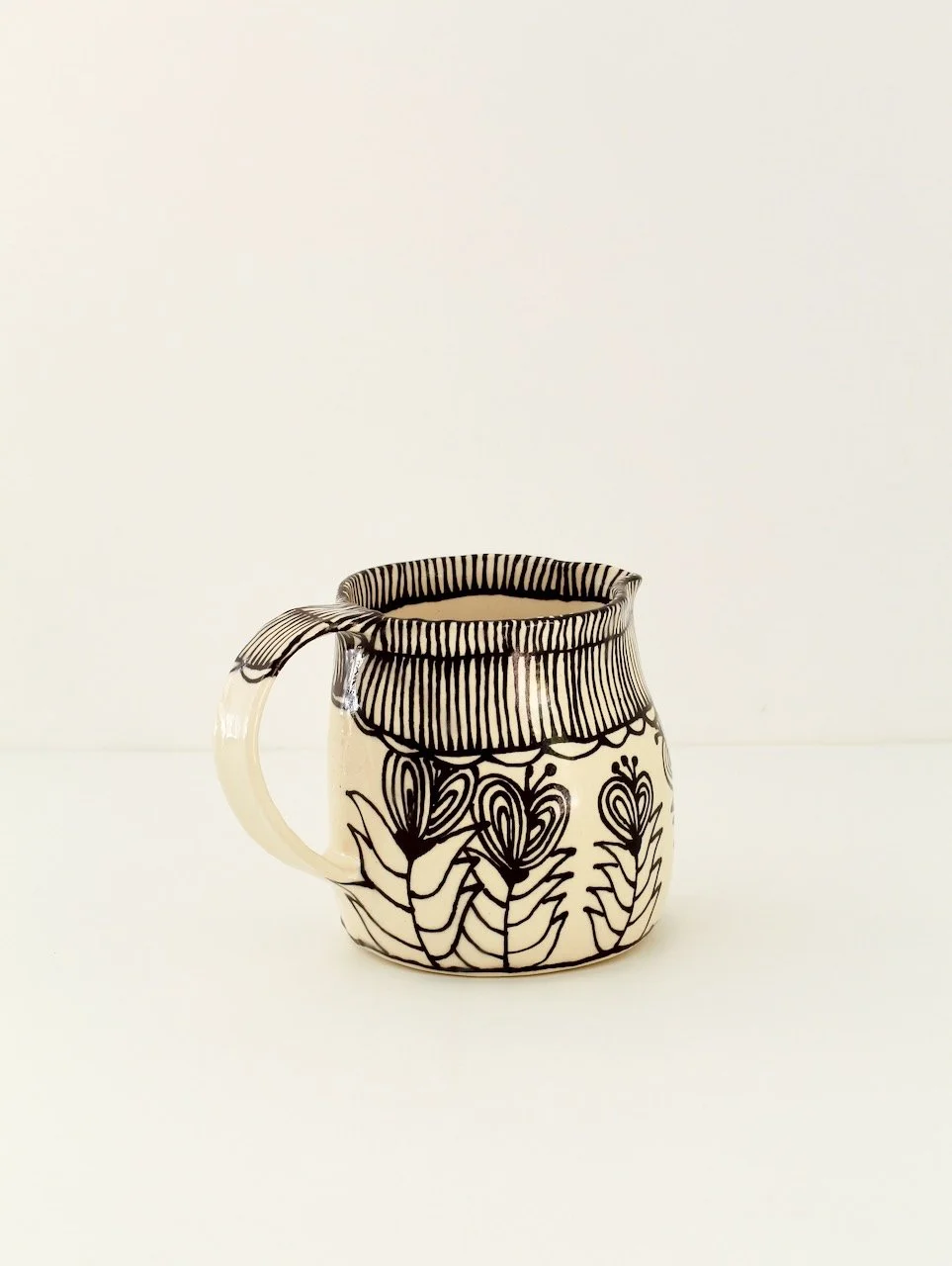 Barro-by-Lucrecia-Tulip-Pitcher-2.jpeg