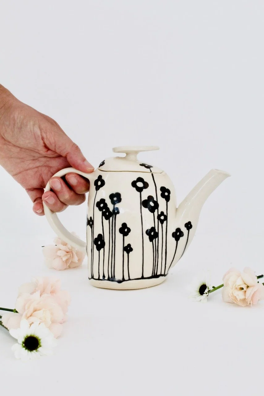 Barro-by-Lucrecia-LACE-Alyssum-Noir-Teapot-hand.jpeg