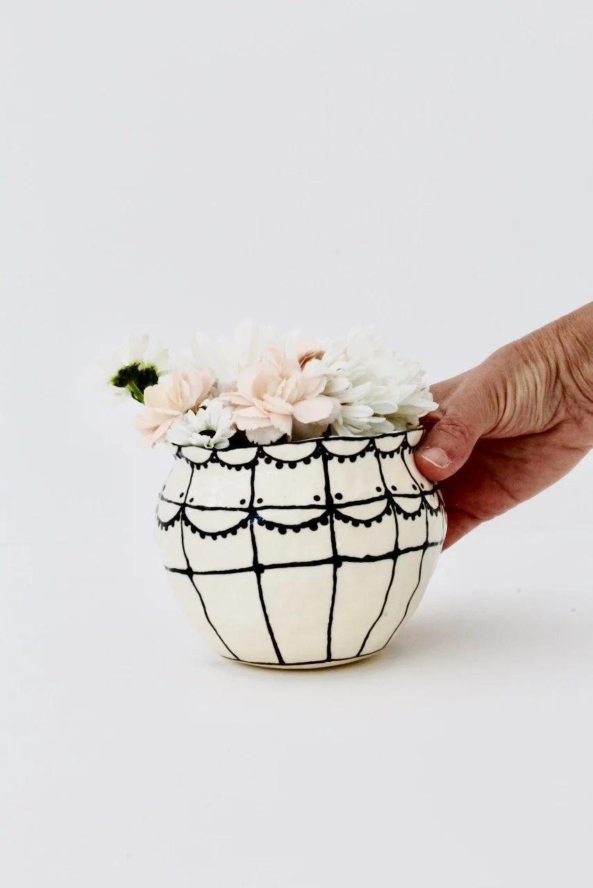 Barro-by-Lucrecia-LACE-Scallop-Web-Large-Vase-hand.jpeg