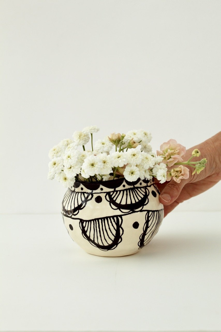 Barro By Lucrecia Scallop Vase Large 2.jpeg