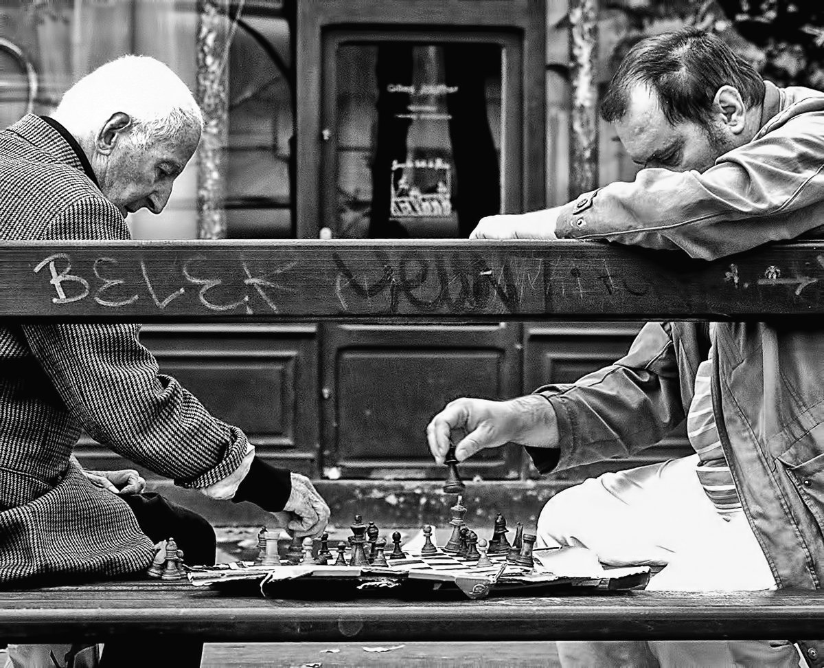 INSTAGRAM--Park_Bench_Chess_Game_02.jpg