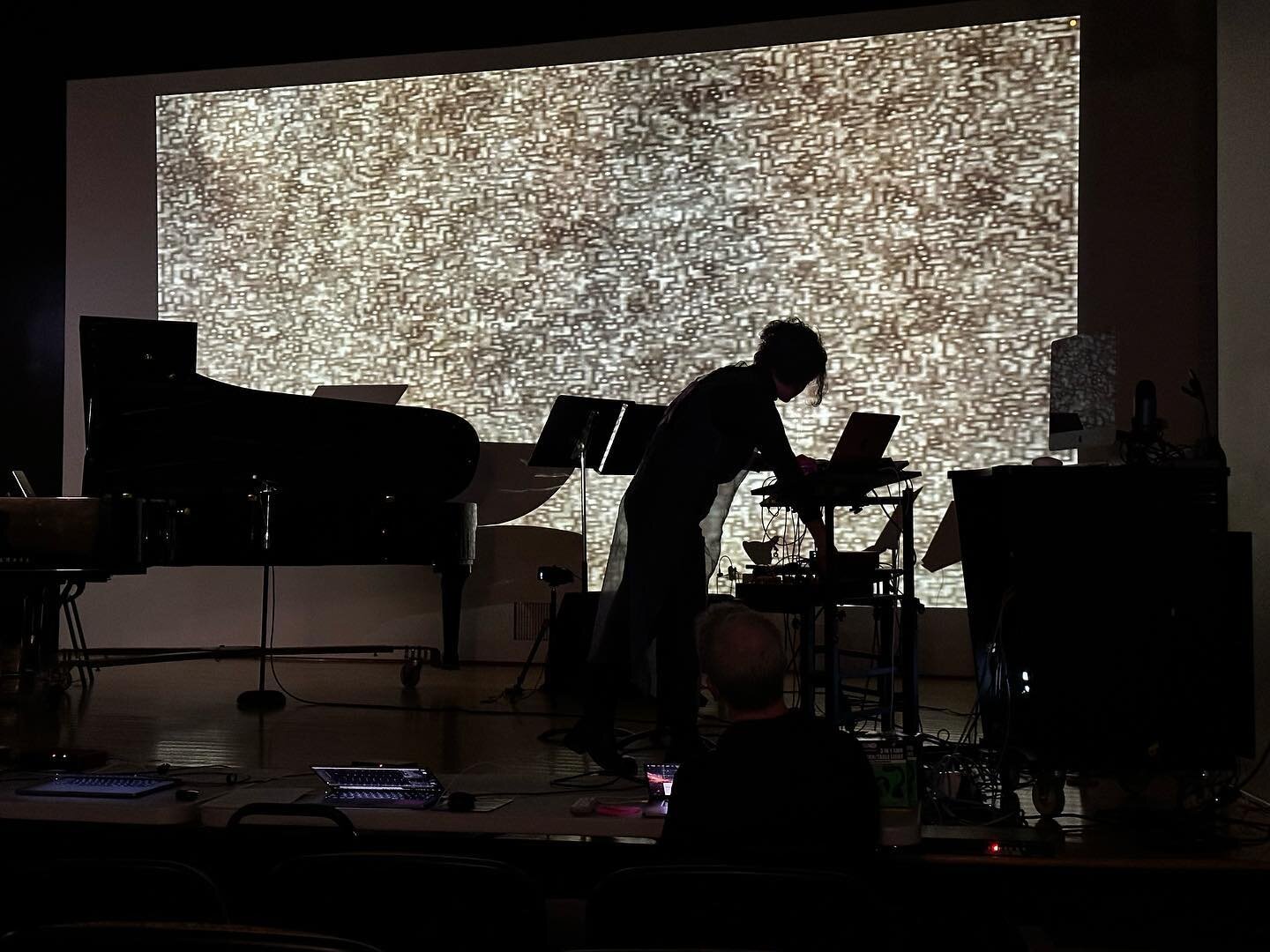 A few shots from last night&rsquo;s show at Columbia College with the Chicago Composers Consortium💥🔊 also so grateful to have had the chance to give a talk in the music dept&rsquo;s composition seminar yesterday afternoon!

I had so much fun playin