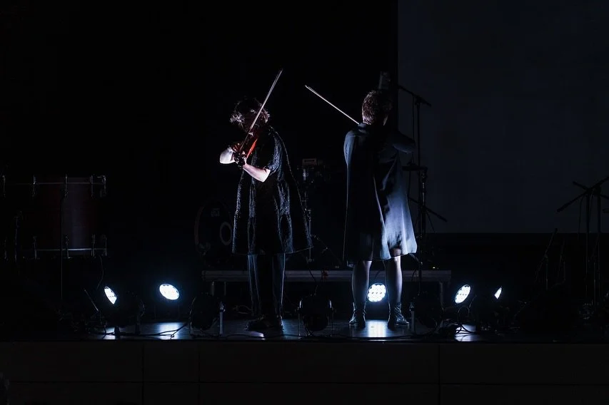 Photos from the twinnings concert on July 25th @imd_darmstadt by @lempinet 

this was such a special concert, I am so grateful to have had the chance to make and share these pieces.