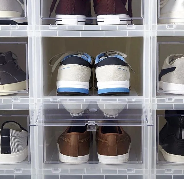 SHOE ORGANIZATION // First things first, take the shoes out of the cardboard boxes that they were purchased in and place them in clear containers such as these drop front boxes from the @thecontainerstore ✨ Your shoes will stay clean and they will be easily accessible for a quick grab and go! Say goodbye to tall tipping towers of shoe boxes ✨
#closetorganization #shoes #containerstore #simplify #getorganized #professionalorganizer #mariekondo #design #interior #mensstyle #fashion #weartowork #liketoknow #brentwood #westwood #montecito #santabarbara #centurycity #theagencyre #potterybarn #organization #style #jcrew