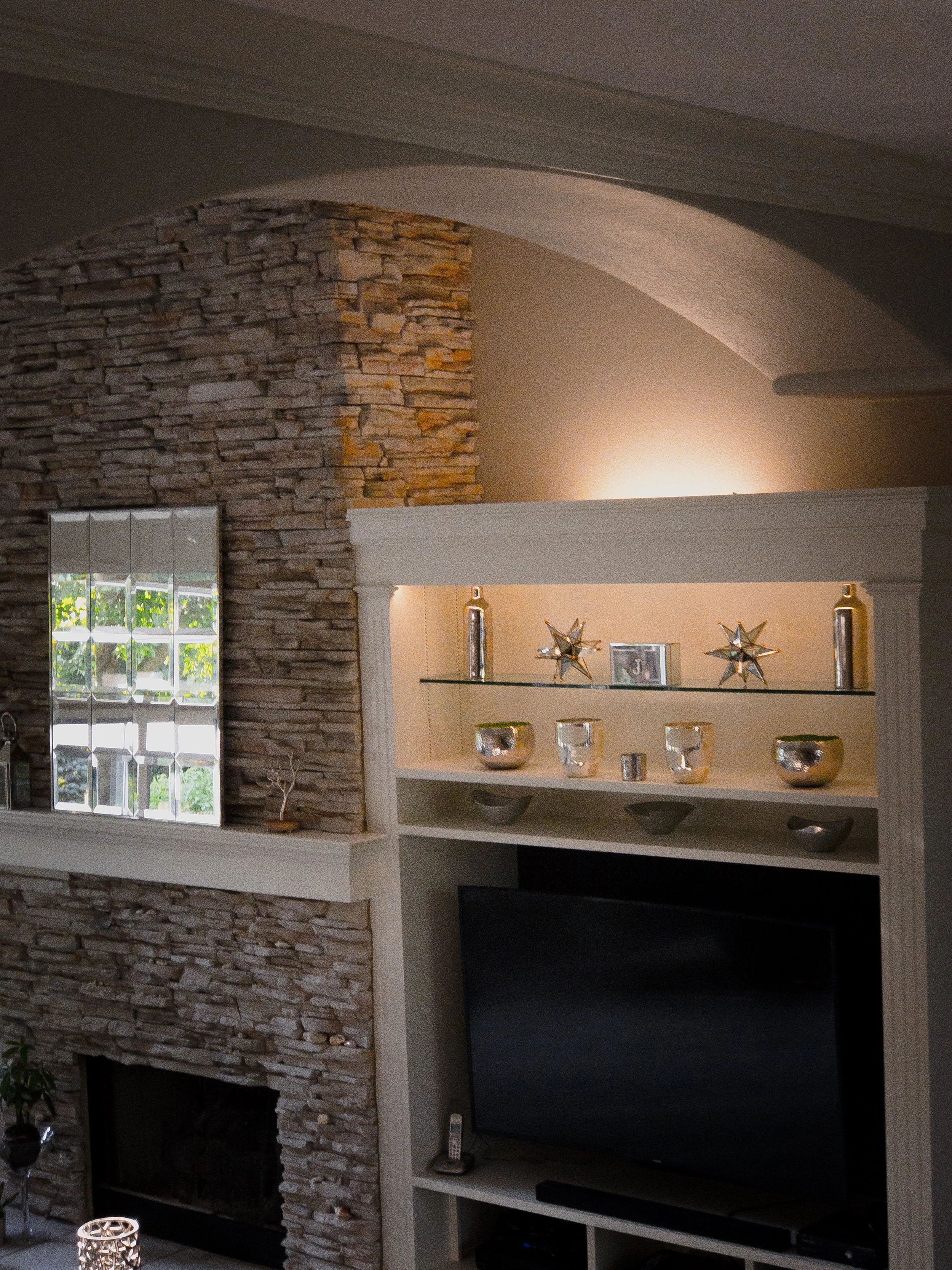 Sylv Family Room shelving closeup.JPG