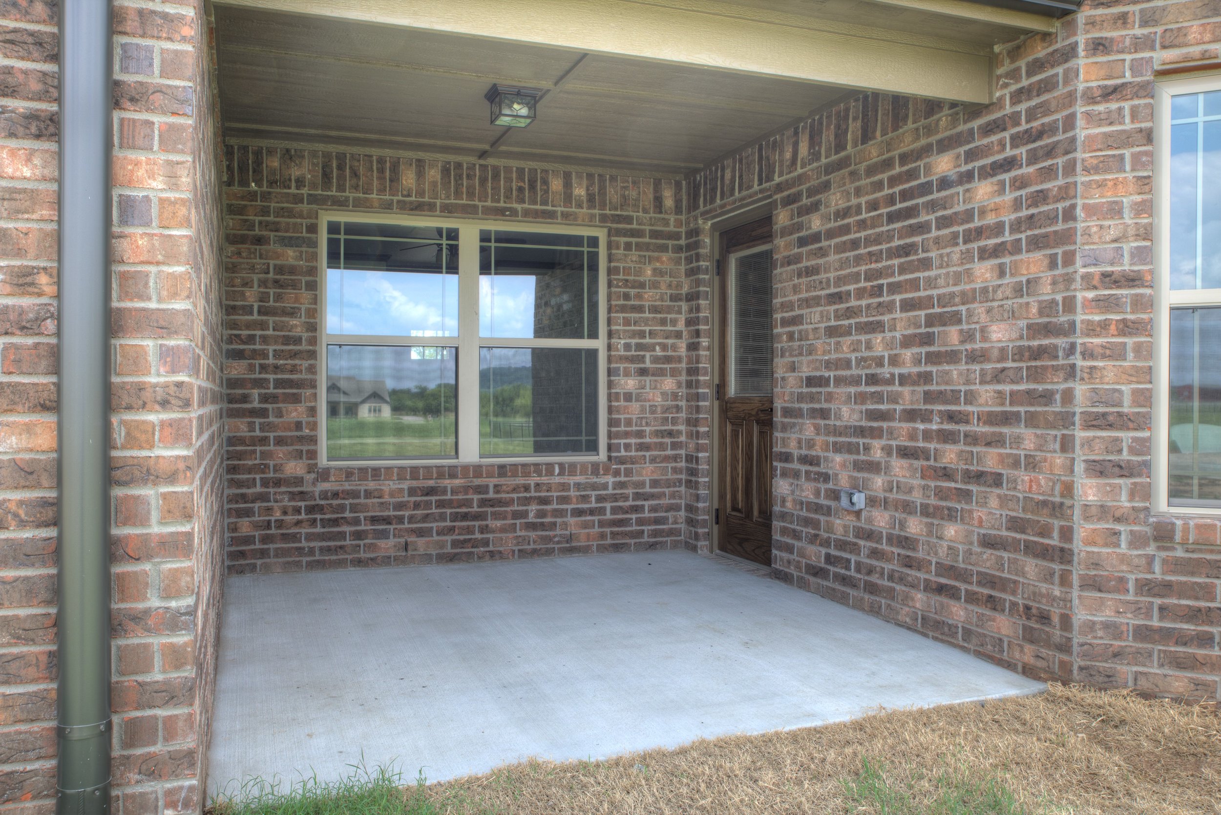 033_Back Patio.jpg