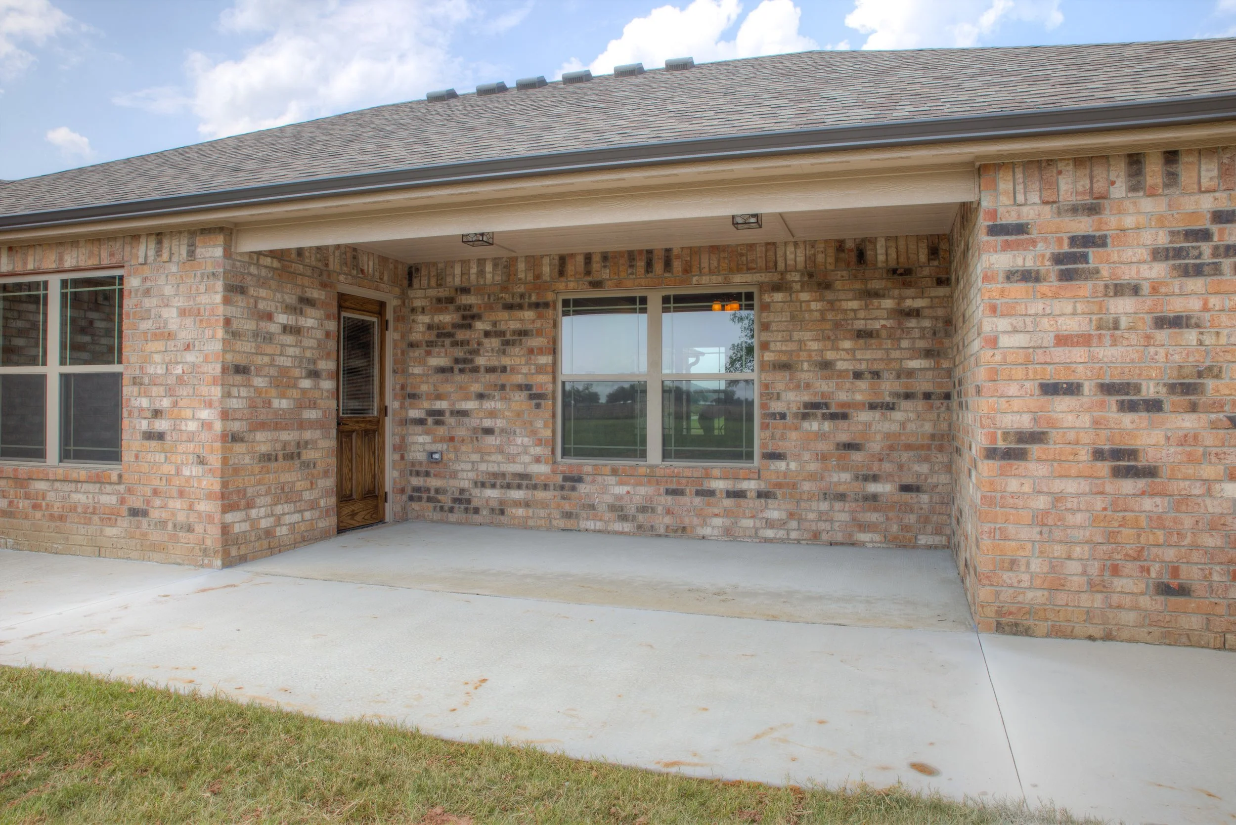 036_Back Patio.jpg
