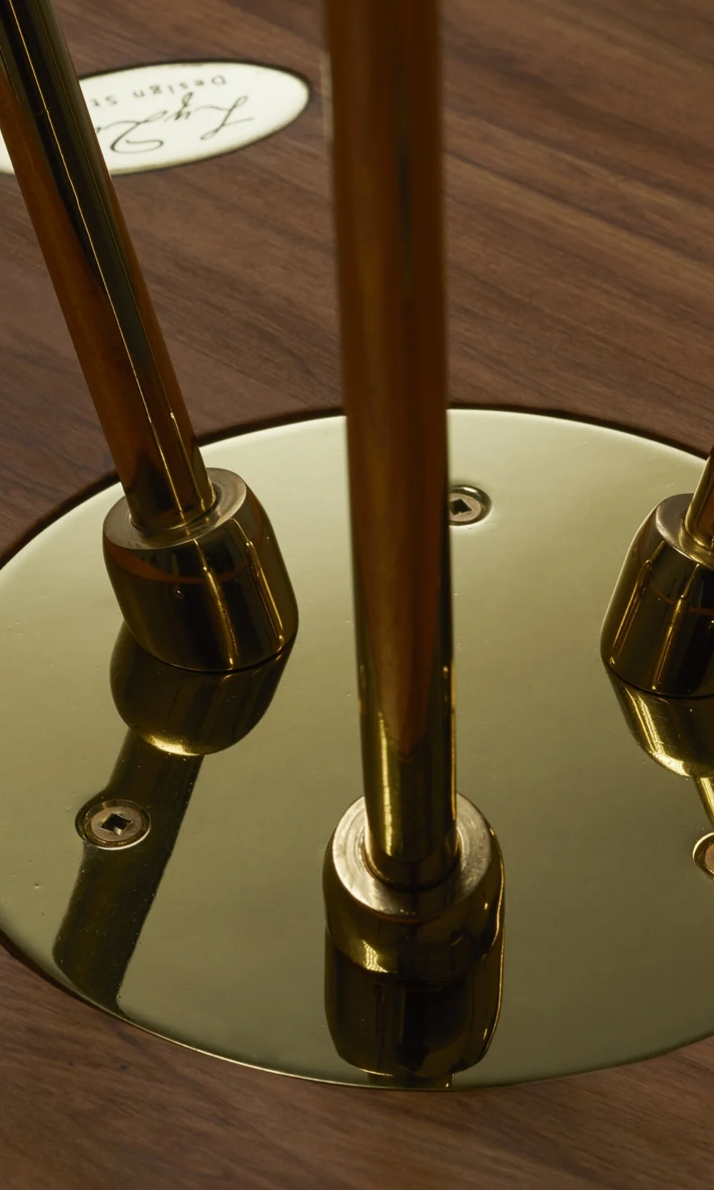 Brass: A durable, honest and elegant material. Polished, brushed or antique finishes. The light plays beautifully on brass.