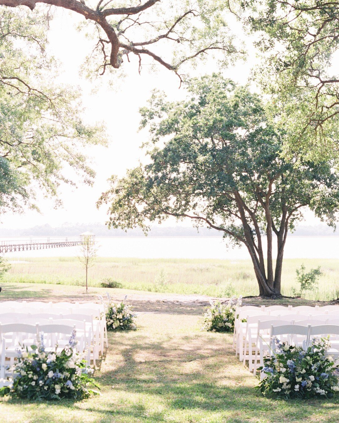 Views for days in the Charleston Lowcountry 💛⠀⠀⠀⠀⠀⠀⠀⠀⠀
⠀⠀⠀⠀⠀⠀⠀⠀⠀
Photographer: @AvaMoorePhotography⠀⠀⠀⠀⠀⠀⠀⠀⠀
Planner, florals, lighting: @charlestonweddingstudio⠀⠀⠀⠀⠀⠀⠀⠀⠀
Venue: River House at Lowndes Grove @ppghevents⠀⠀⠀⠀⠀⠀⠀⠀⠀
Catering, Bar: @pphge