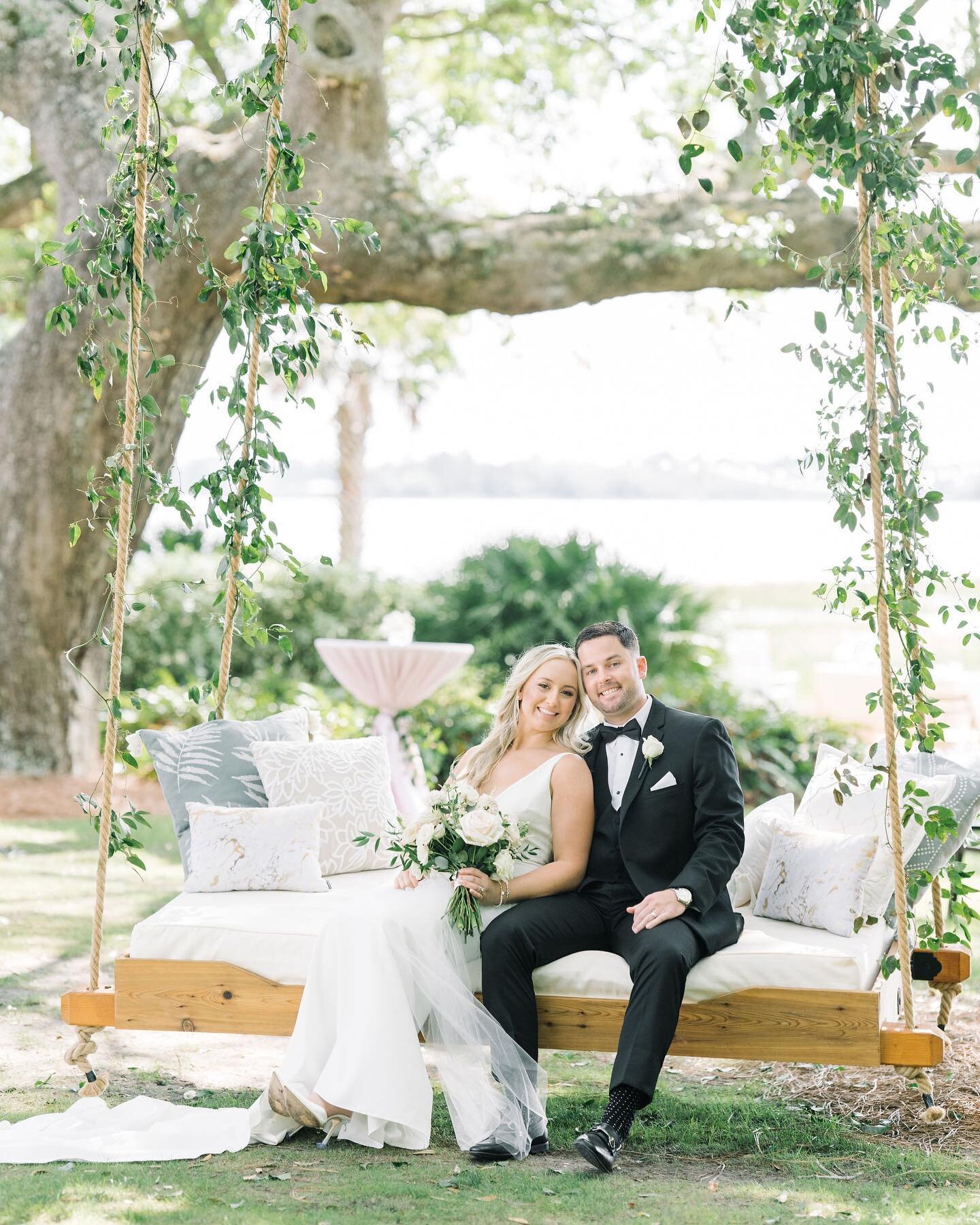 Alyse &amp; Jacob&rsquo;s wedding day was absolutely dreamy!

Special thanks to all of our amazing wedding team:

Photographer:&nbsp;@aaronandjillian
Planner, Florals, Lighting &amp; Bed Swing:&nbsp;@charlestonweddingstudio
Venue: Lowndes Grove&nbsp;
