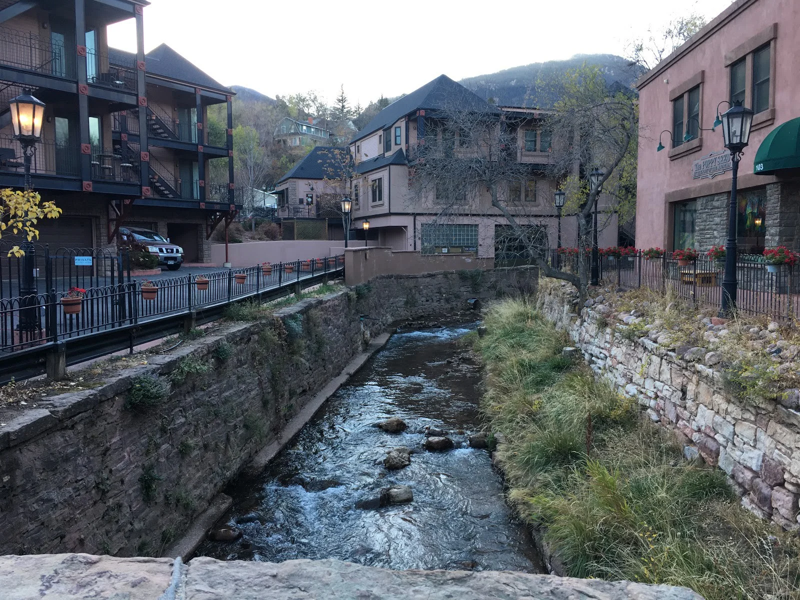Manitou Springs: https://medium.com/usawithus/manitou-springs-carbonated-water-rubber-ducks-beer-2a270d99a2