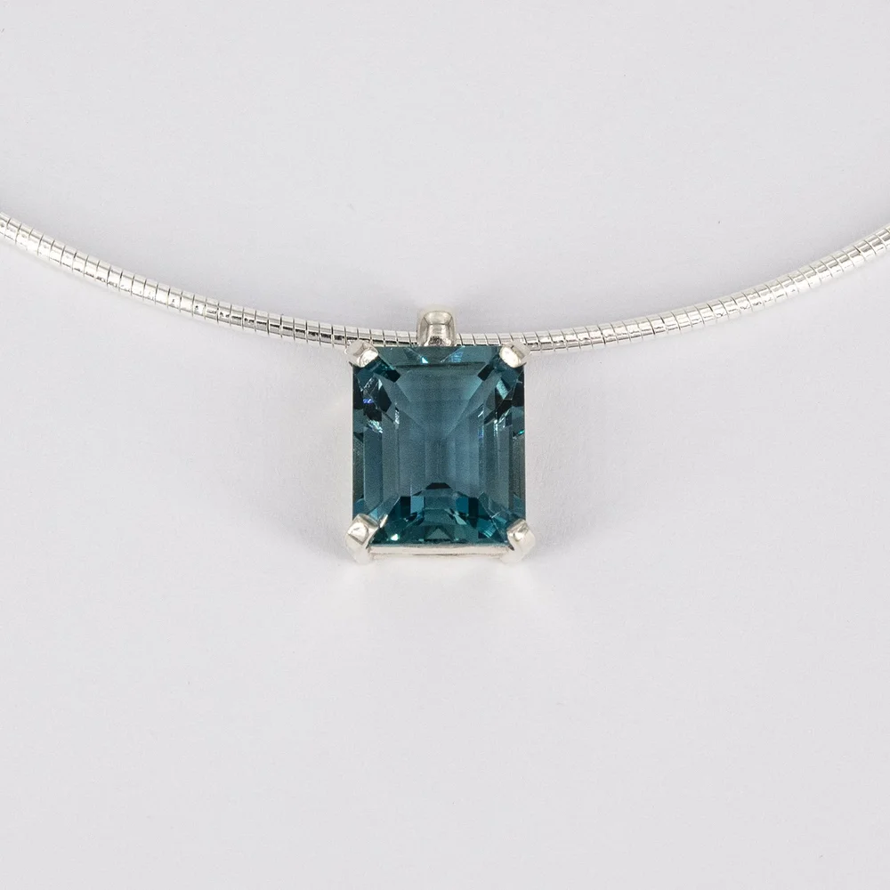 Sterling silver London blue topaz pendant and chain