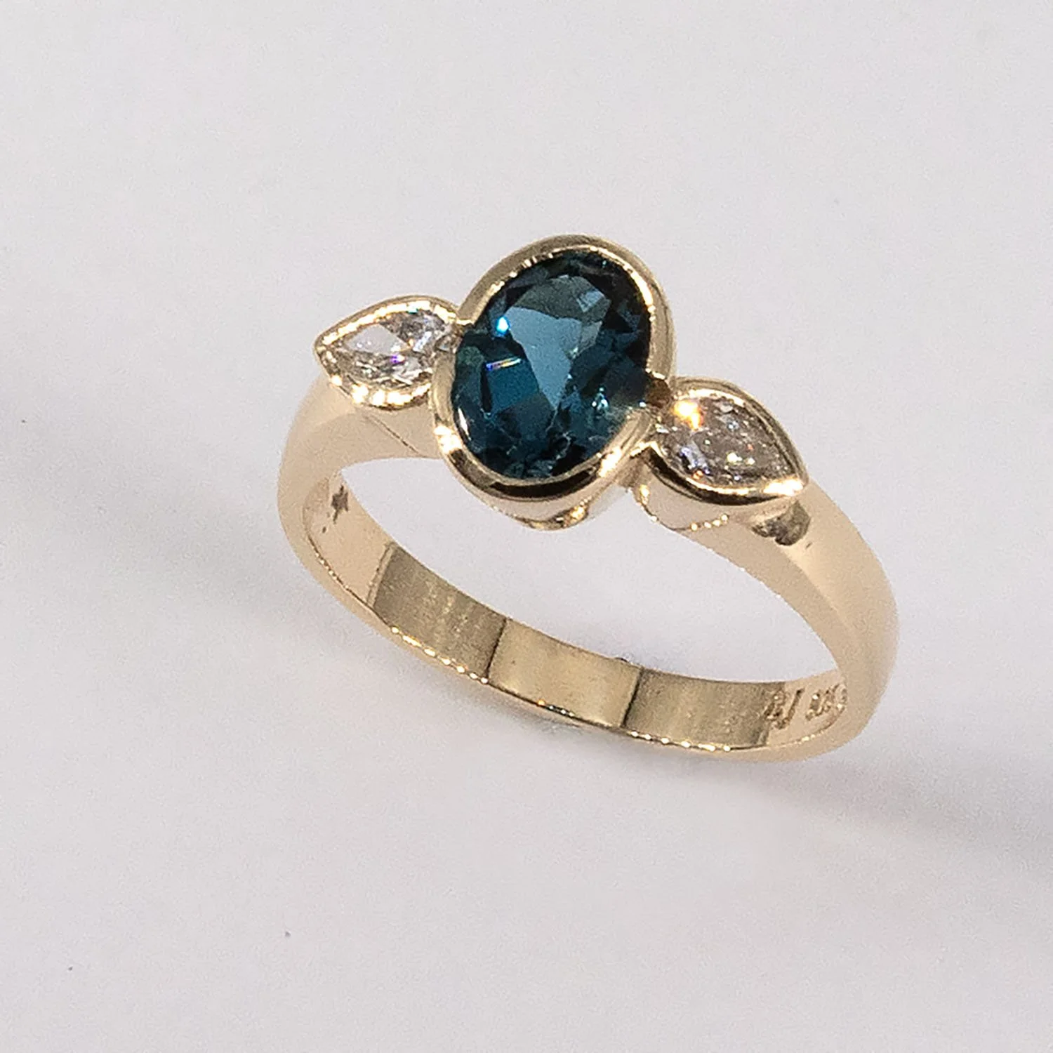 London blue topaz and LAB diamond 9 ct gold ring