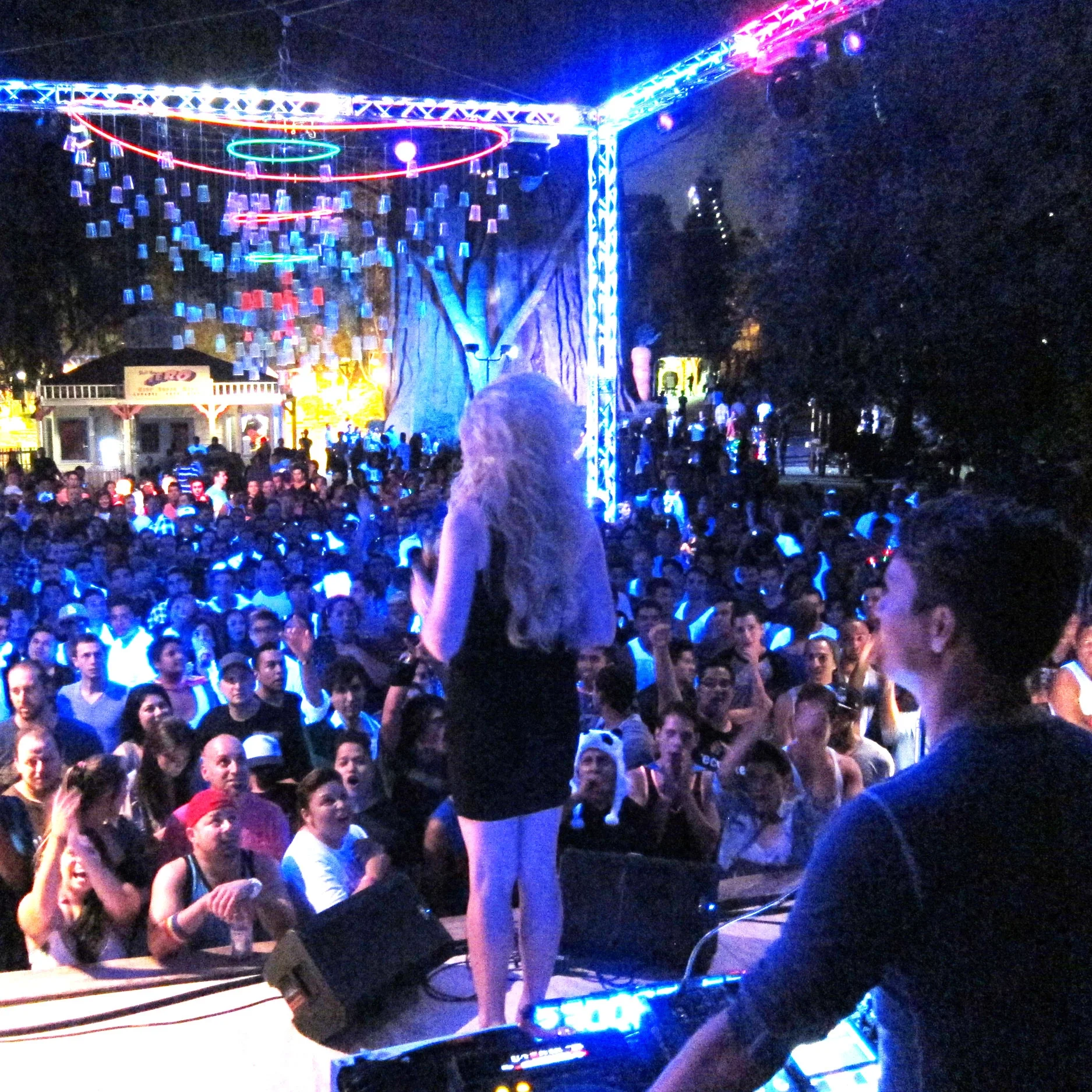 RayRhodesOutOnTheMountain2012B.jpg