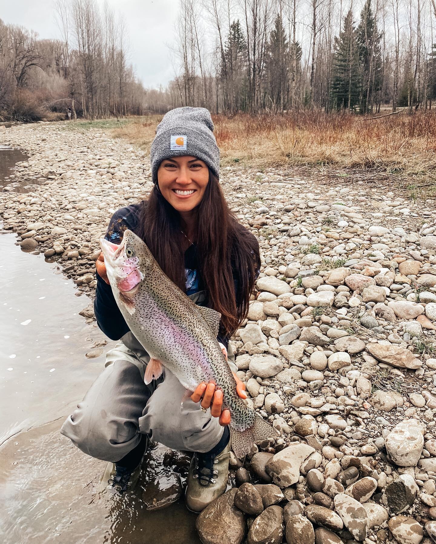 When you say yes to adventure, amazing things happen 🎣 first time fly fishing on the river and absolutely loved it 🤍 Thanks for keeping me layered and warm @carhartt @craftedincarhartt