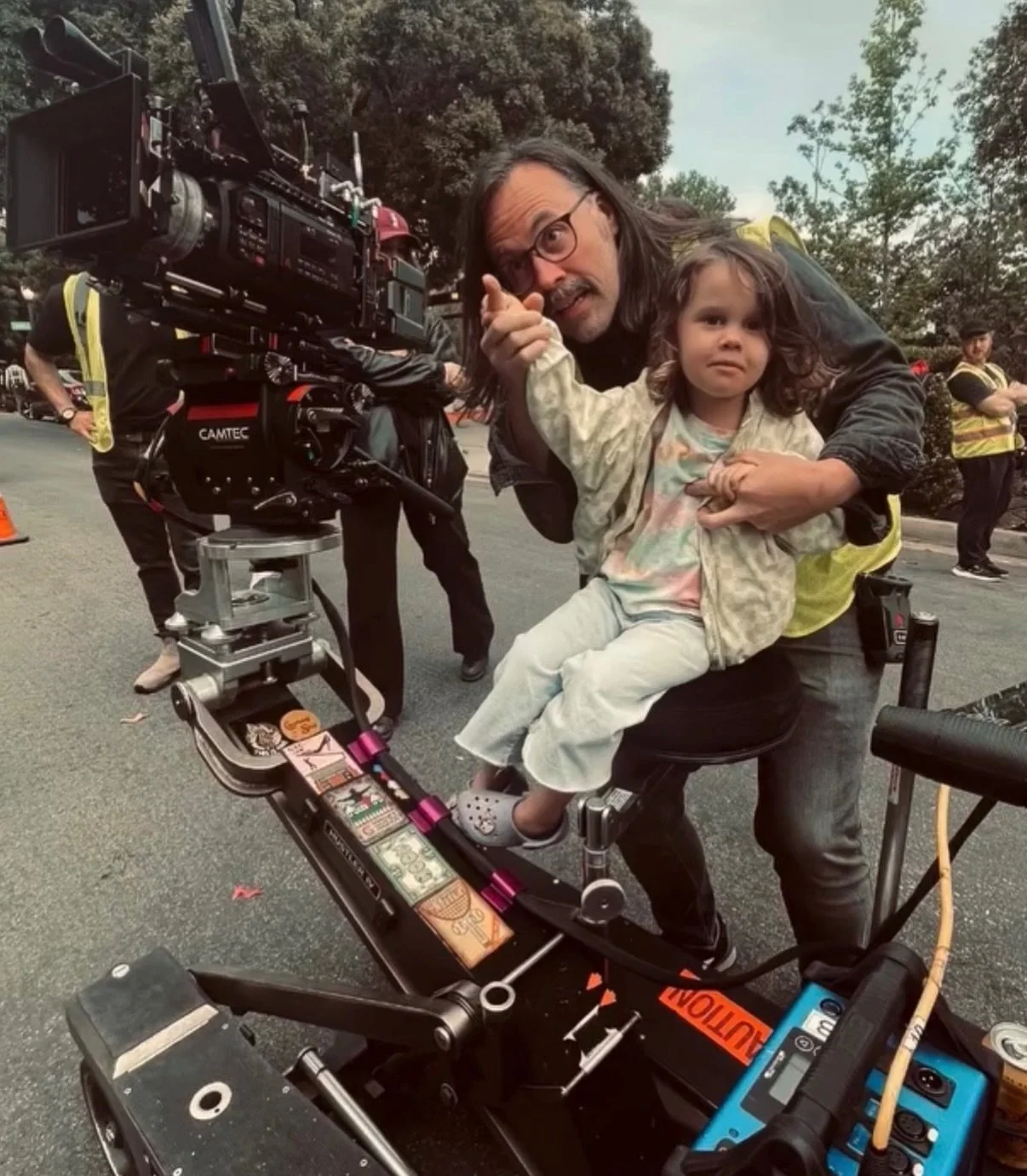 ✨Feeling good this Friday&hellip; time for a recap! 

1. AC&rsquo;s are getting younger and younger&hellip; #Rooster
2. G🏀 Waves! 
3. Totally Digging what we&rsquo;re seeing @tarinanderson 
4. Double trouble on the set of Lincoln Lawyer 👨&zwj;⚖️
5.