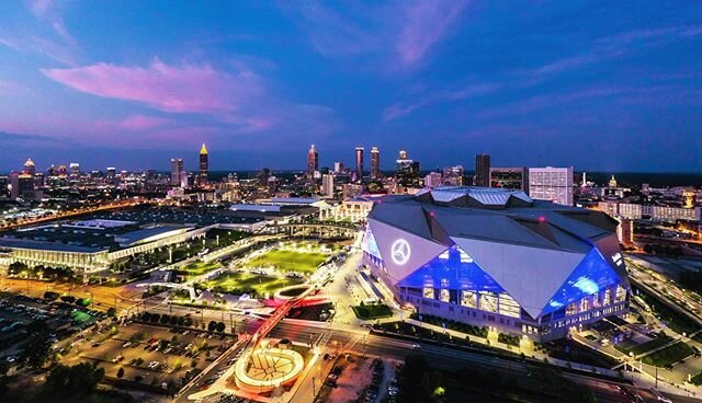 Beautiful evening in #Atlanta for @dciphotos Southeastern Championship! &bull;
&bull;
&bull;
#atlanta #GA #dci #dci2019 #aerial #dji #mavic2pro #sunset #city #park