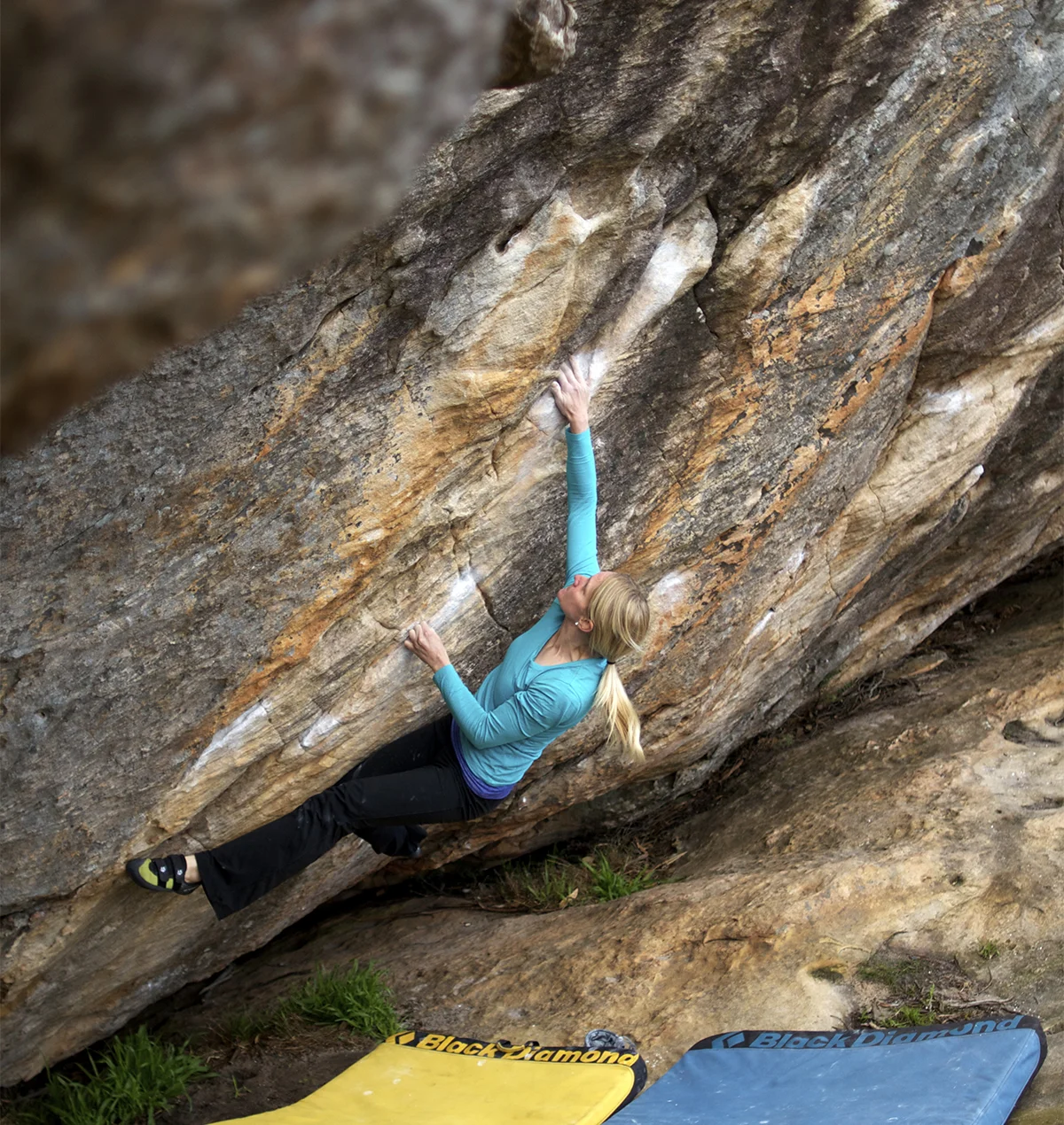 Amanda 'Killer' Watts on Passion (V5), Loopeys, the Grampians. Lee Cossey