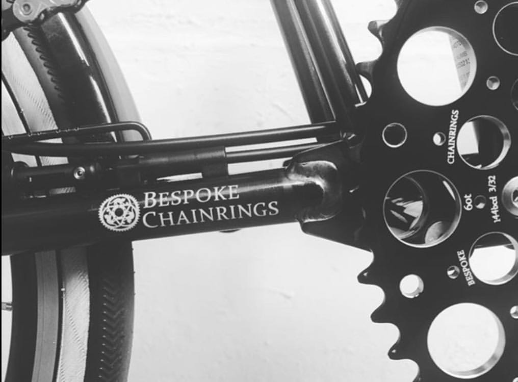 @sdrmn_13 showing appreciation for the De Luna on his Brompton with another beautiful photograph 🙌👌 #bespokechainrings #60t #deluna #chainring #brompton #bromptonbicycle #bromptonlovers