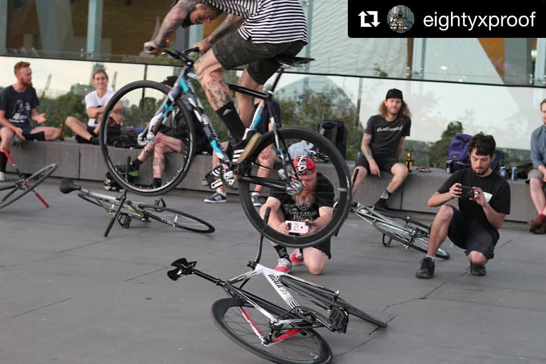 So much entertainment to be had 😜Melbourne. Straya.  #Repost @eightyxproof  ・・・ I won't lie,  I was nervous about this one 📷@fixedscum @ftwcrw  @jrifixed .  #fixed #fixie #brakeless #trackbike #fixies  #carbon #melbourn