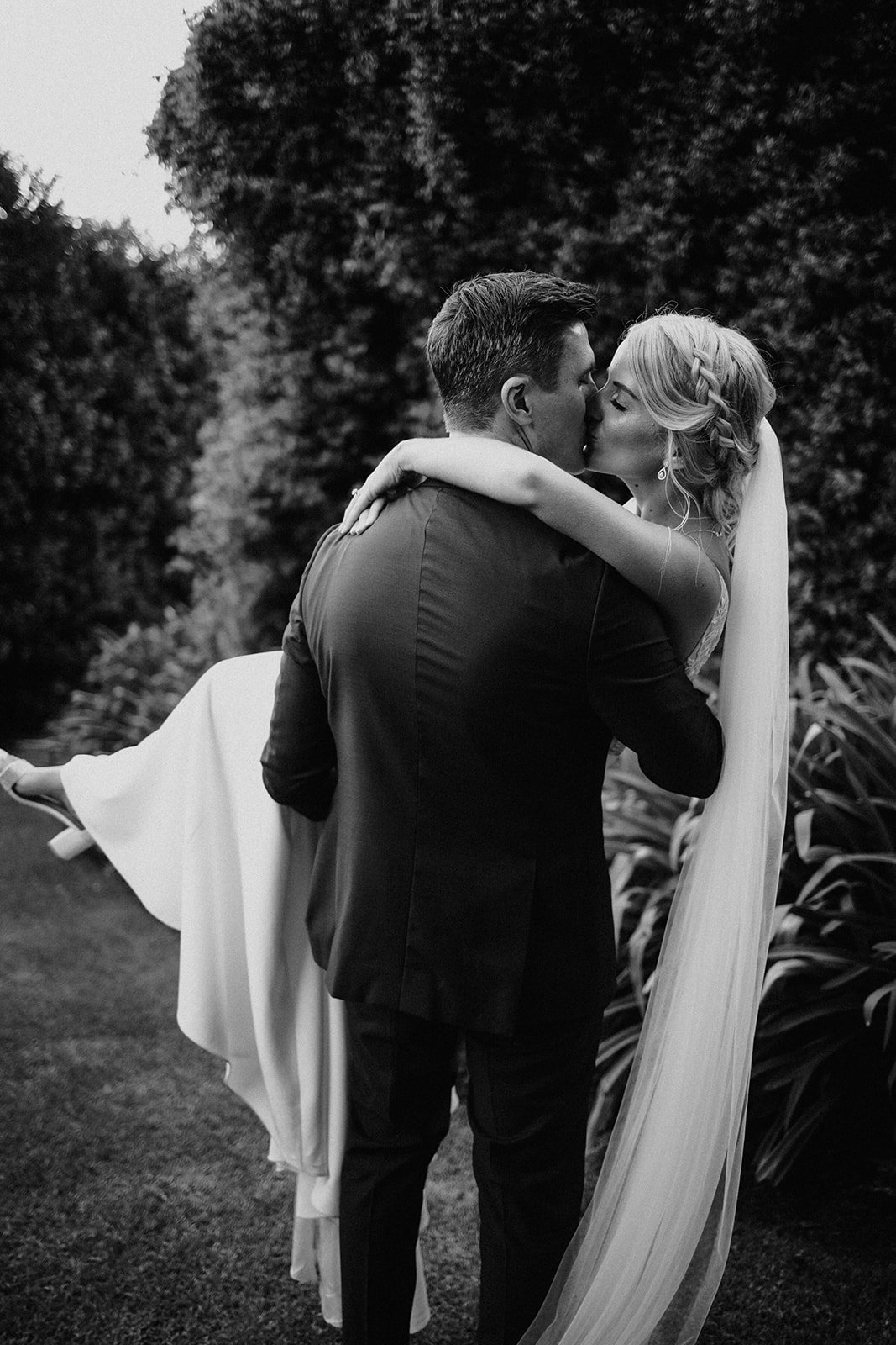 Kyle & Sam -- Sneak Peek-31_websize.jpg