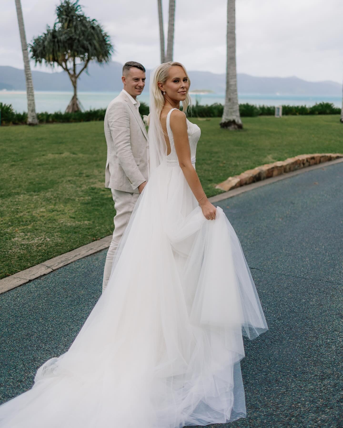 C + J 🤍

We pinch ourselves when we stop and think about all our gorgeous couples in such incredible settings like these! 

Venue / @intercontinentalhaymanisland 
Photo / @mitchbirchallstudios 
Dress / @raffaeleciucabridal 
MUA / @joannedmakeup 
Hai