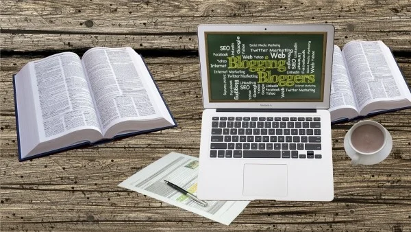 blogging-blog-social-media-home-office-workstation.jpg