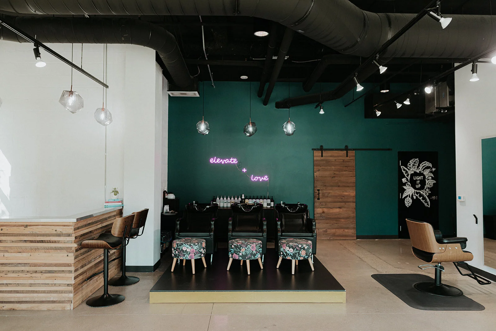 E + L Salon