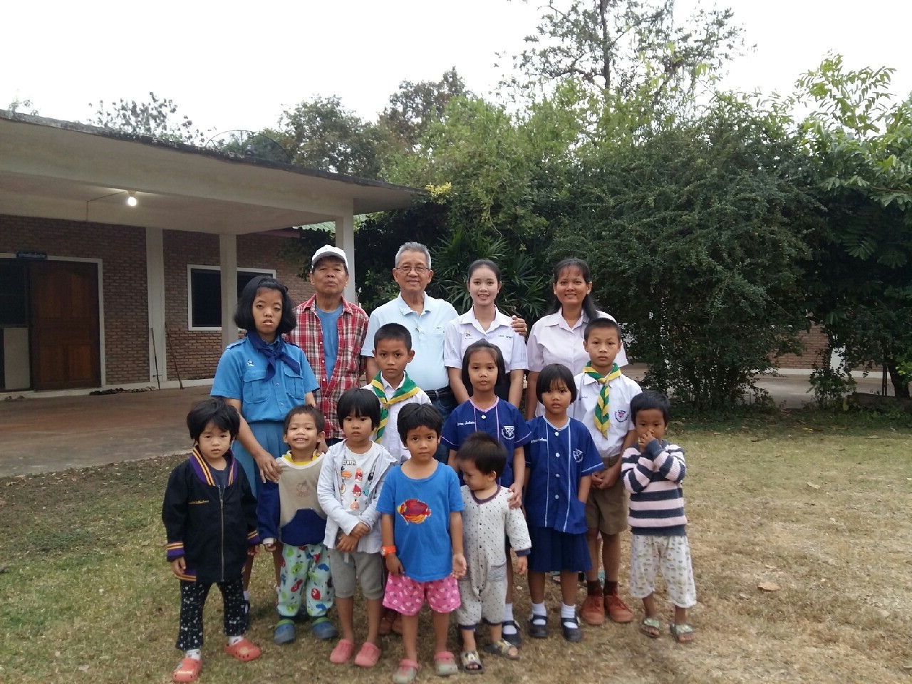 wirachai with group of kids.jpg