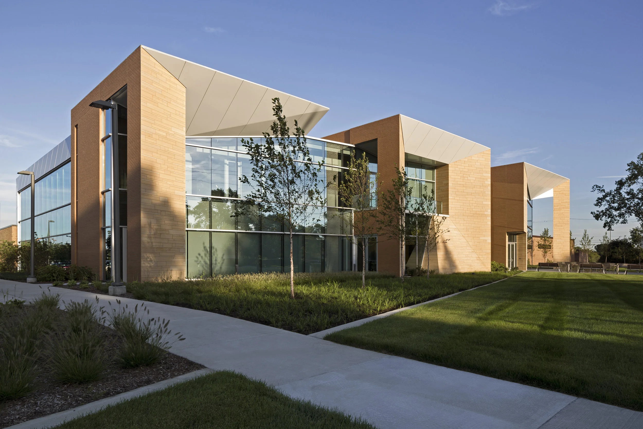 WalshCollege_JustinMaconochie_2208-E2-Large.jpg