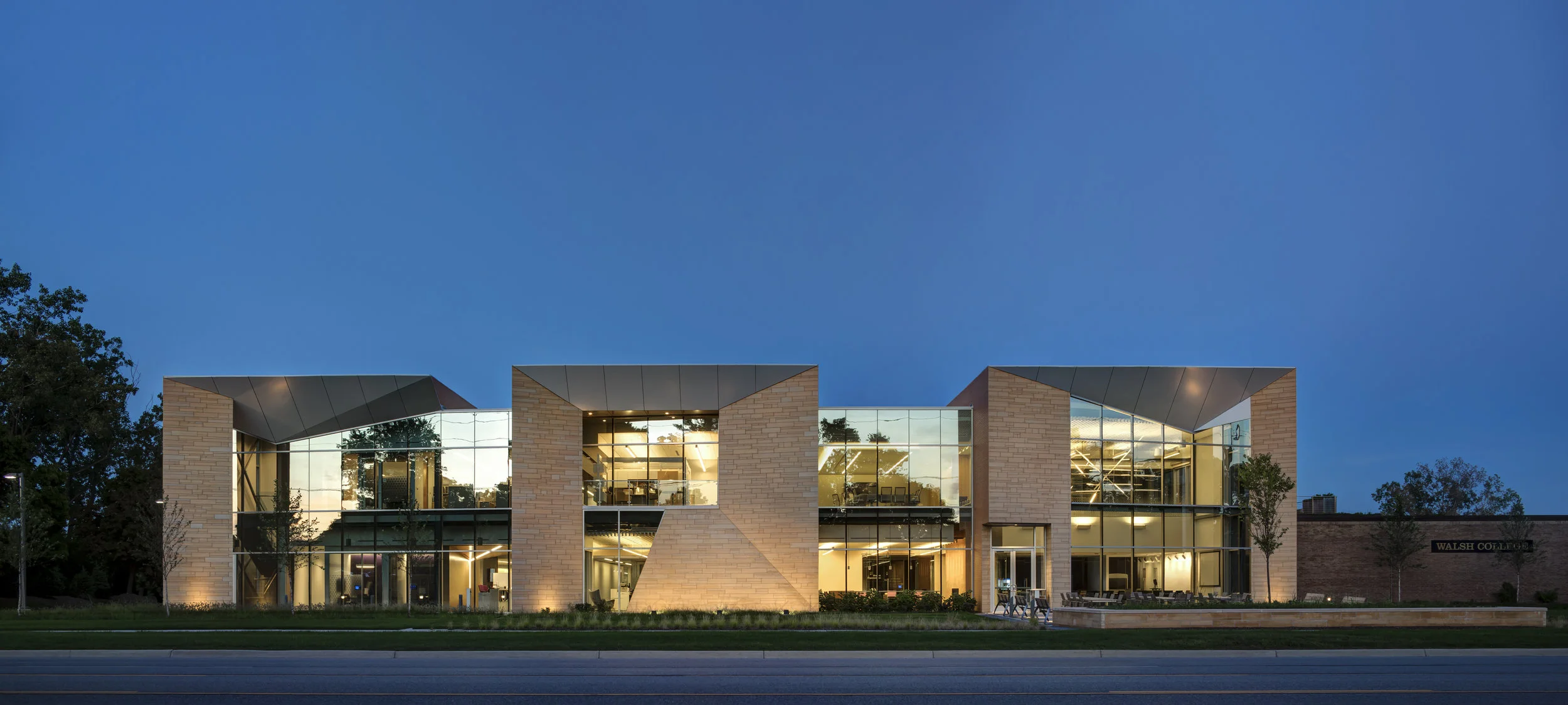 WalshCollege_JustinMaconochie_2208-A-Medium.jpg