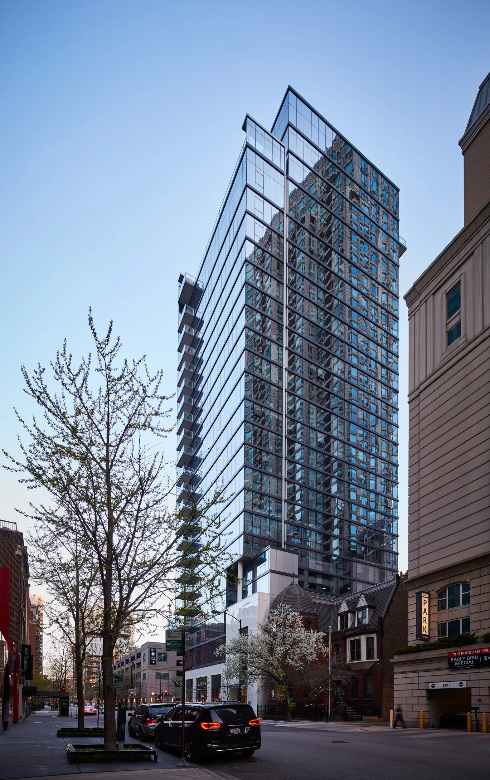 8-E-Huron-Apartments_valerio-dewalt-train