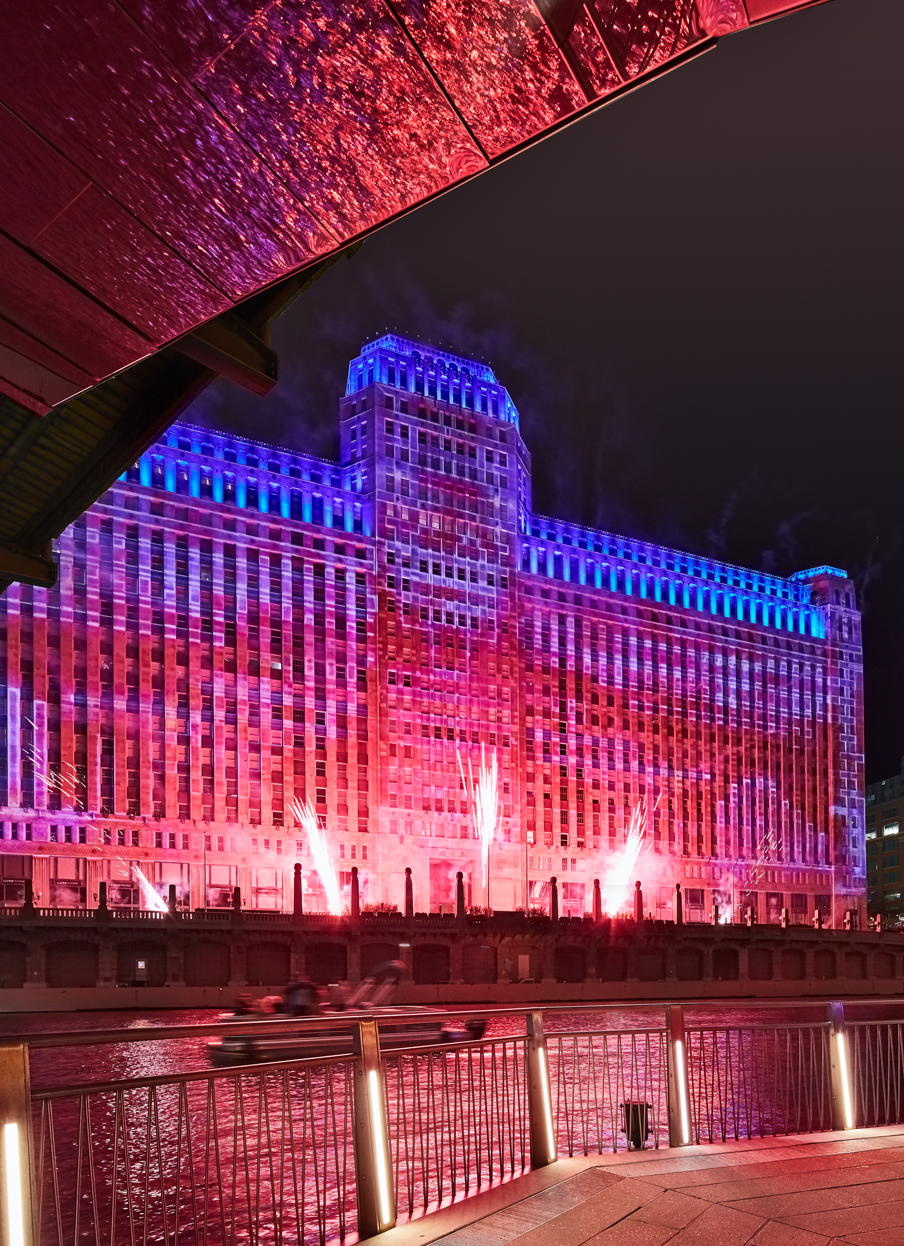 art-on-themart_valerio-dewalt-train
