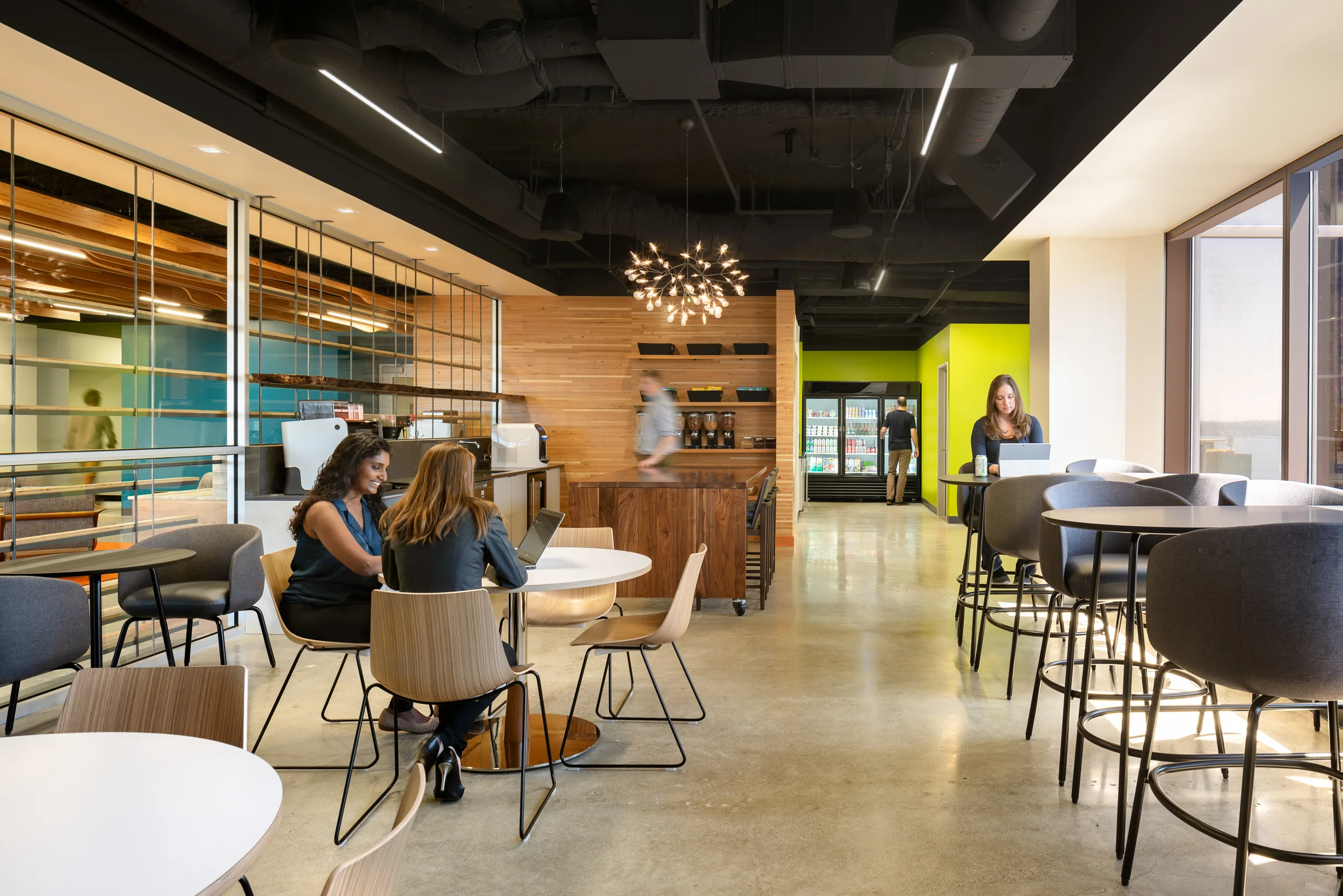 vmware_bellevue_valerio-dewalt-train