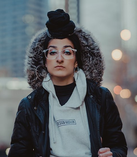 Hiba Bhatty sits down with Network Next Gen to discuss her time at Yale, her favorite projects in Chicago, and her love of comedy.