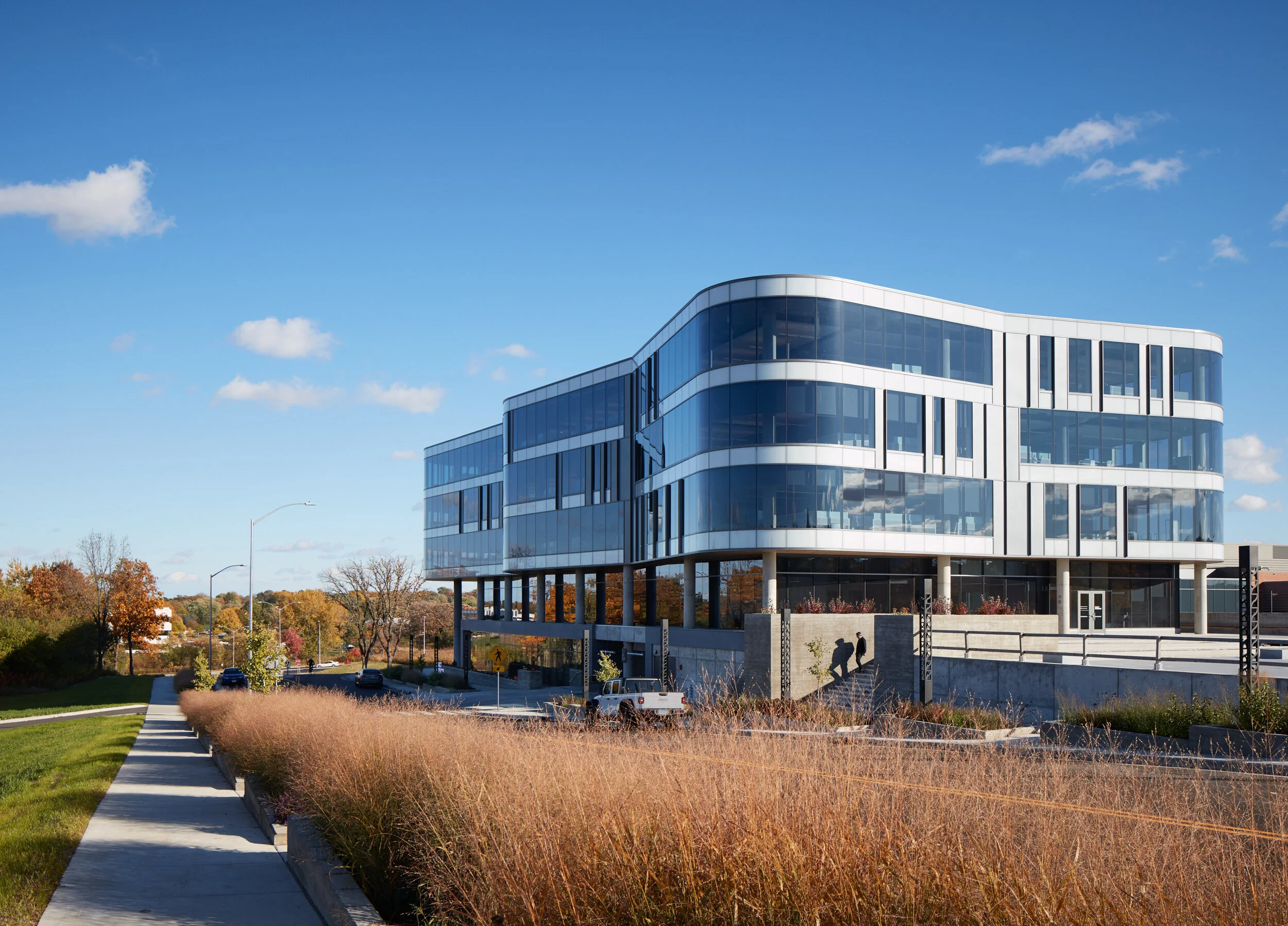 Valerio Dewalt Train reimagine a new corporate headquarters with a green architecture and a site that is more dense, more active and one that advances a pedestrian friendly tech environment