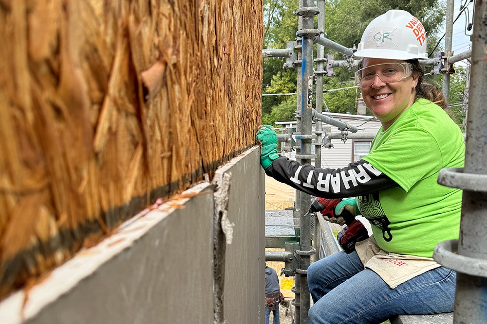 VDT-Rosenberg-Women-Build.jpg