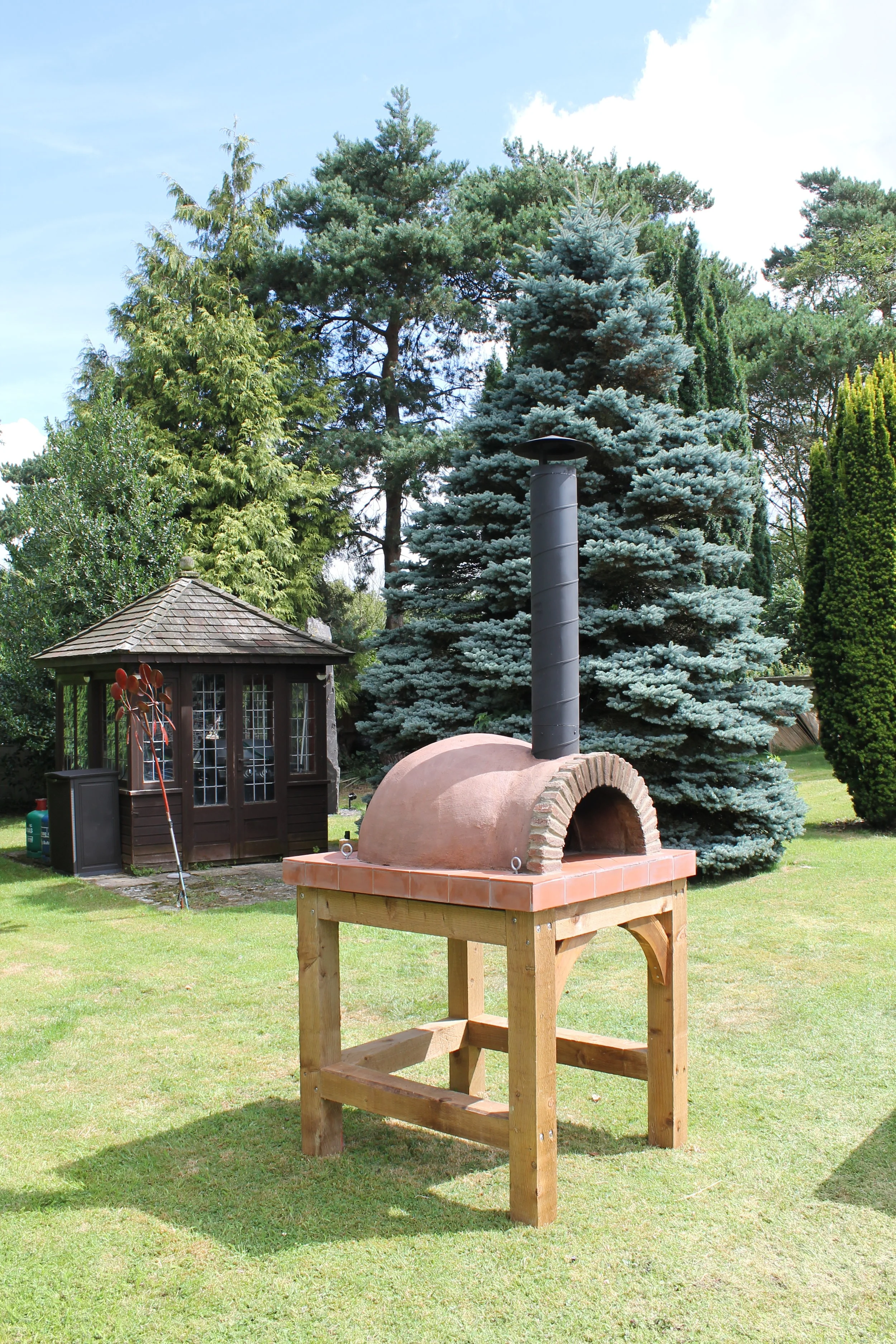 The Mini Wood Fired Pizza Oven at a Garden Party Stadhampton