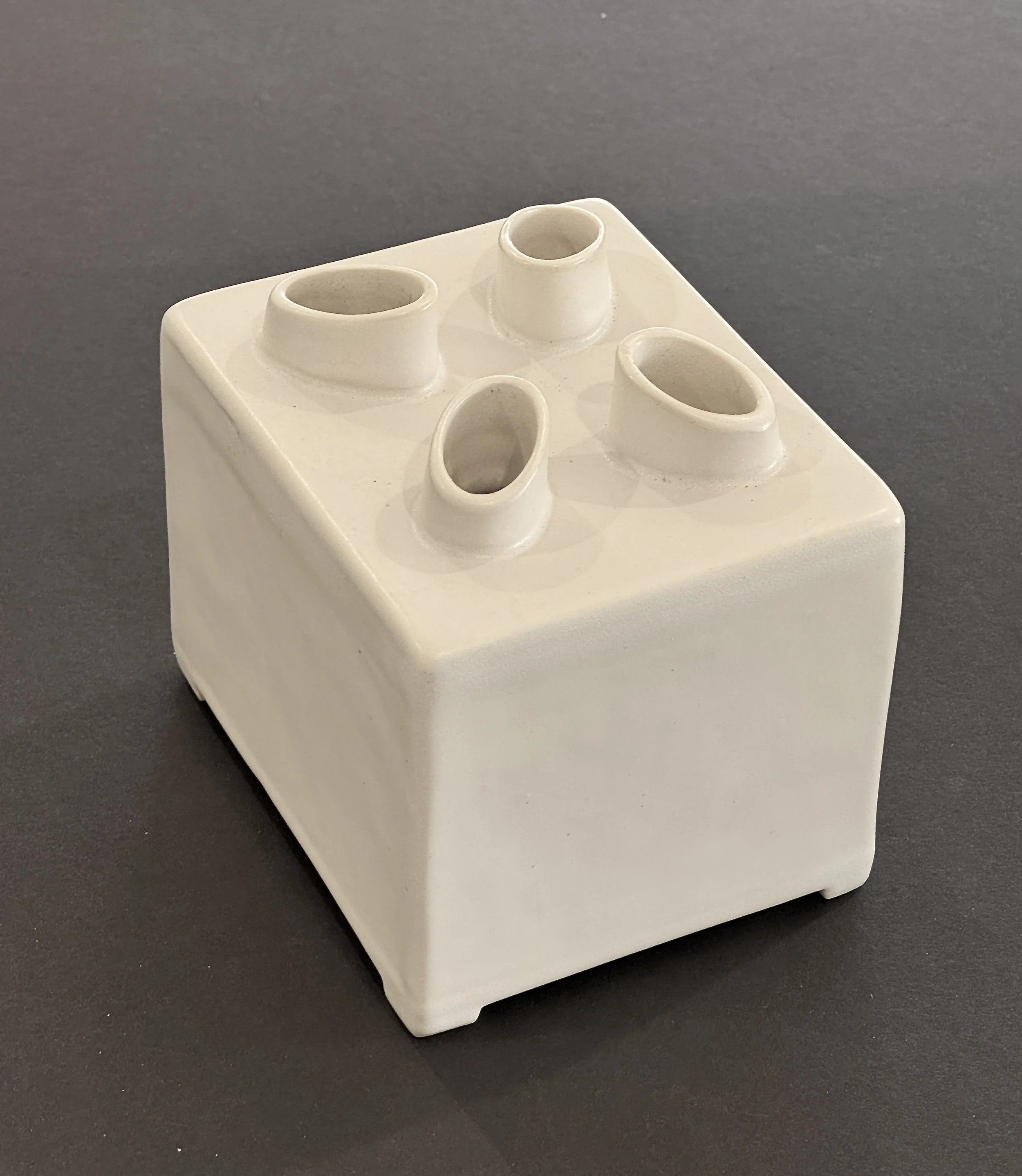 Porcelain Bud Vase  Kc 42-17