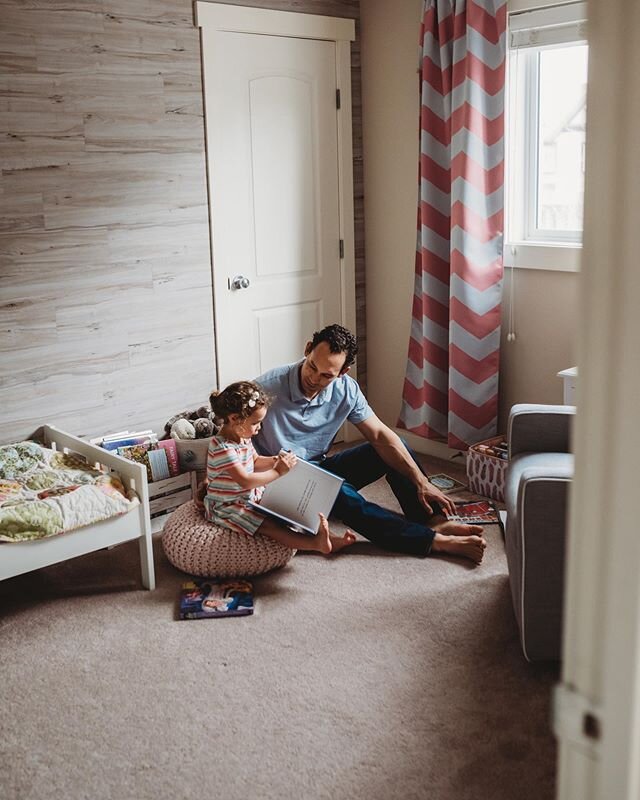 A Sunday well spent brings a week of content! ⠀⠀⠀⠀⠀⠀⠀⠀⠀
I love to capture moments like these during my in home newborn sessions. I was able to sneak a few photos of these two while Mama was feeding in another room. ⠀⠀⠀⠀⠀⠀⠀⠀⠀
If you have a new additio