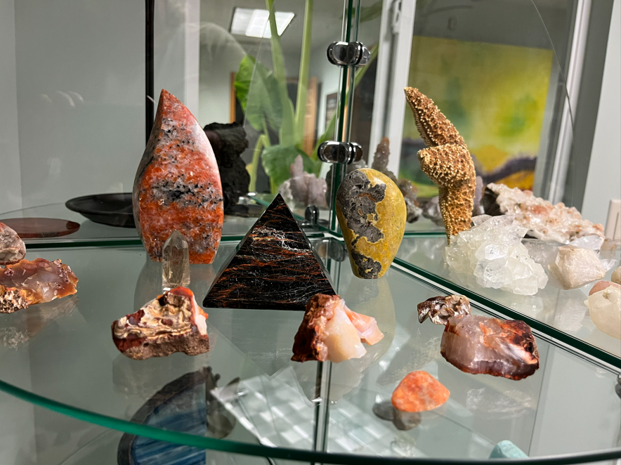 Red Agate & Jasper Collection – Polished Crystals, Freeforms & Natural Stones