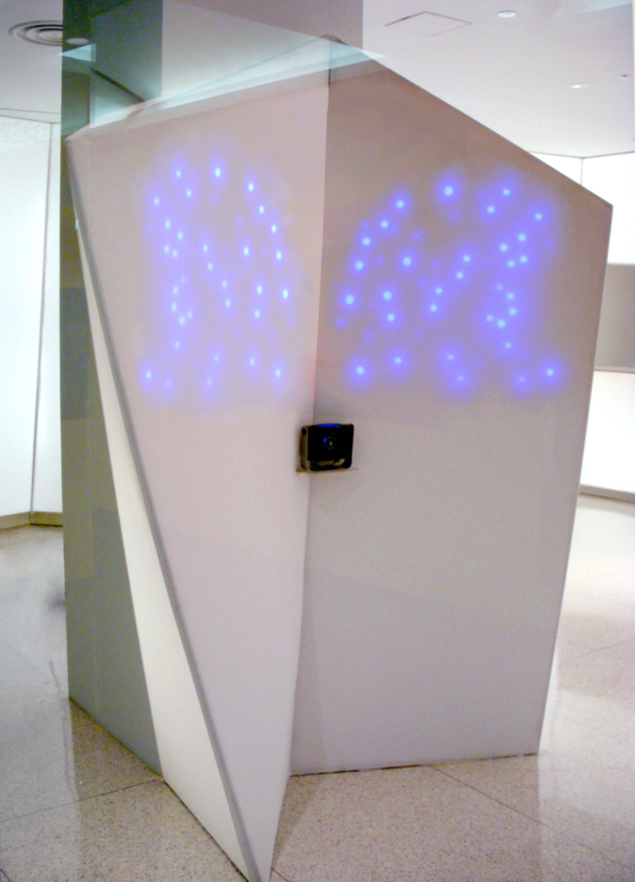 8•Babble Display-Blue.jpg