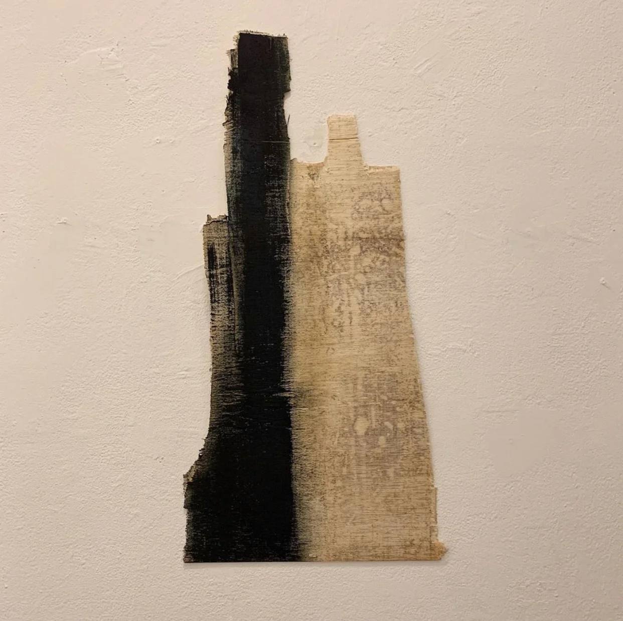 Broken Piece (Black I), 2019