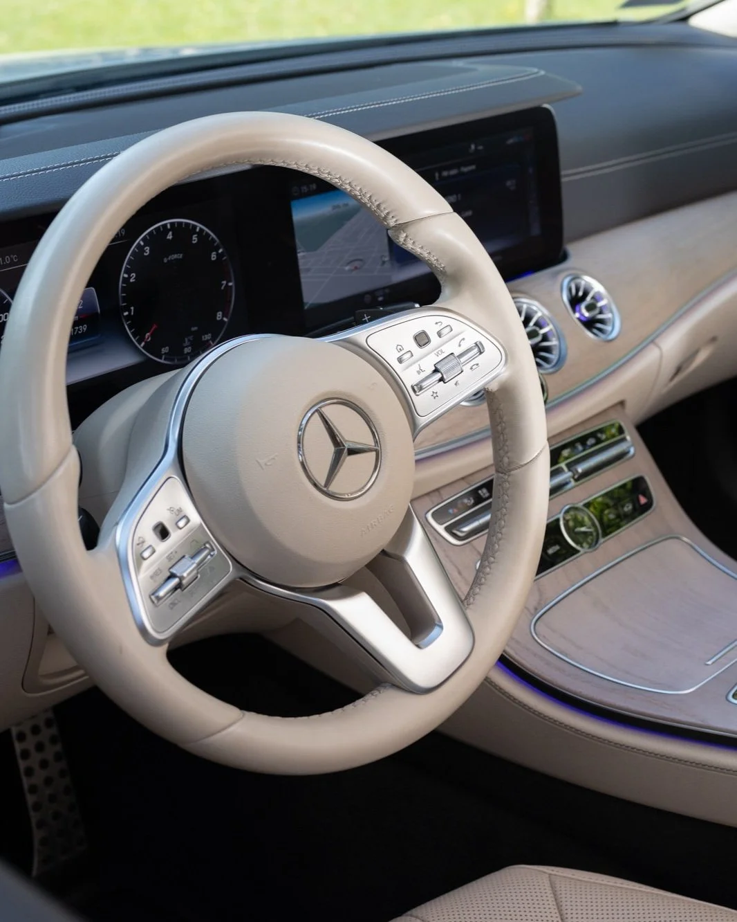 Miért éri meg profi fotókat készíttetni egy eladó autóról?