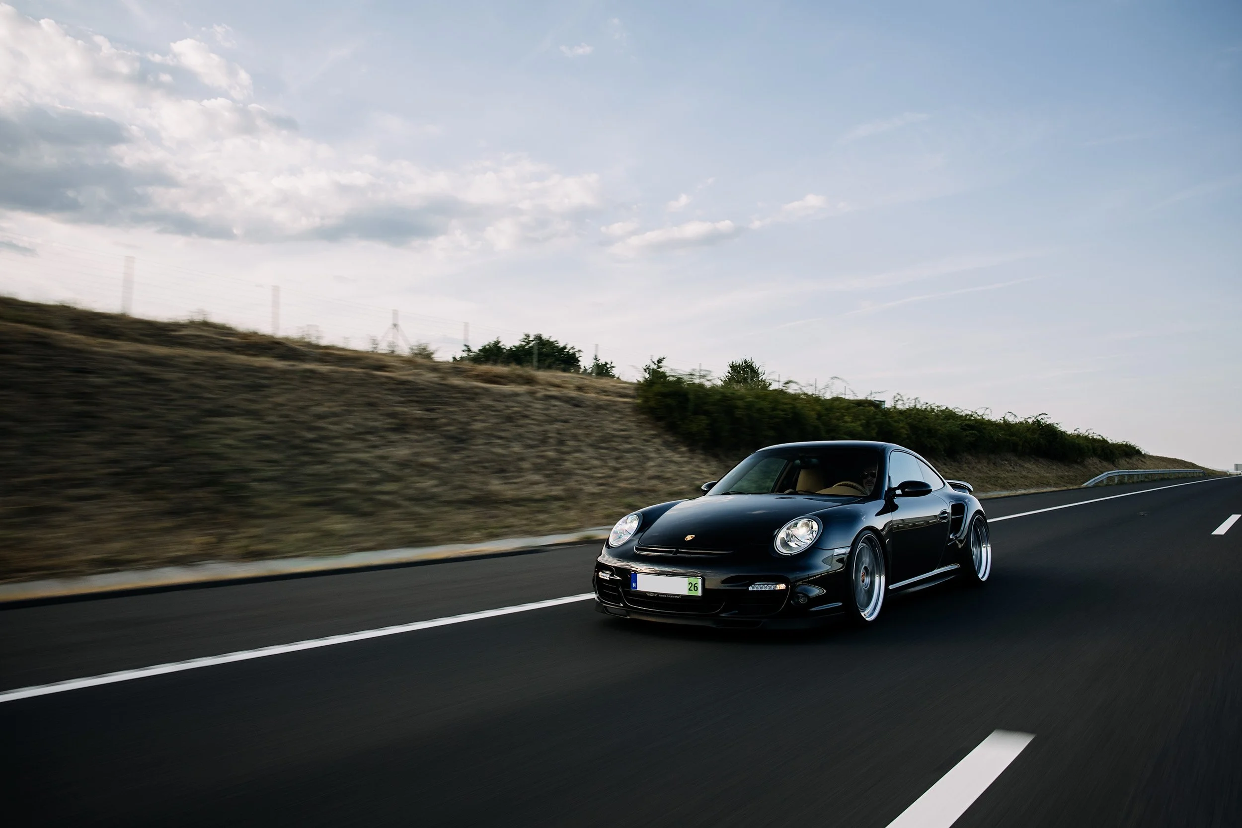 Porsche 997 Turbo by RS-Tuning Hungary az autópályán gurulás közben, rollshot