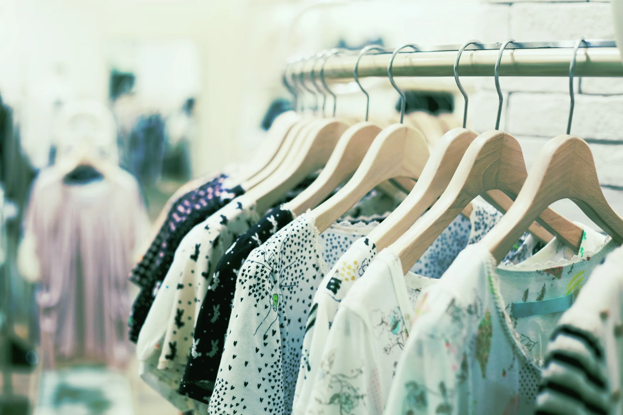 READY TO WEAR & ACCESSORIES