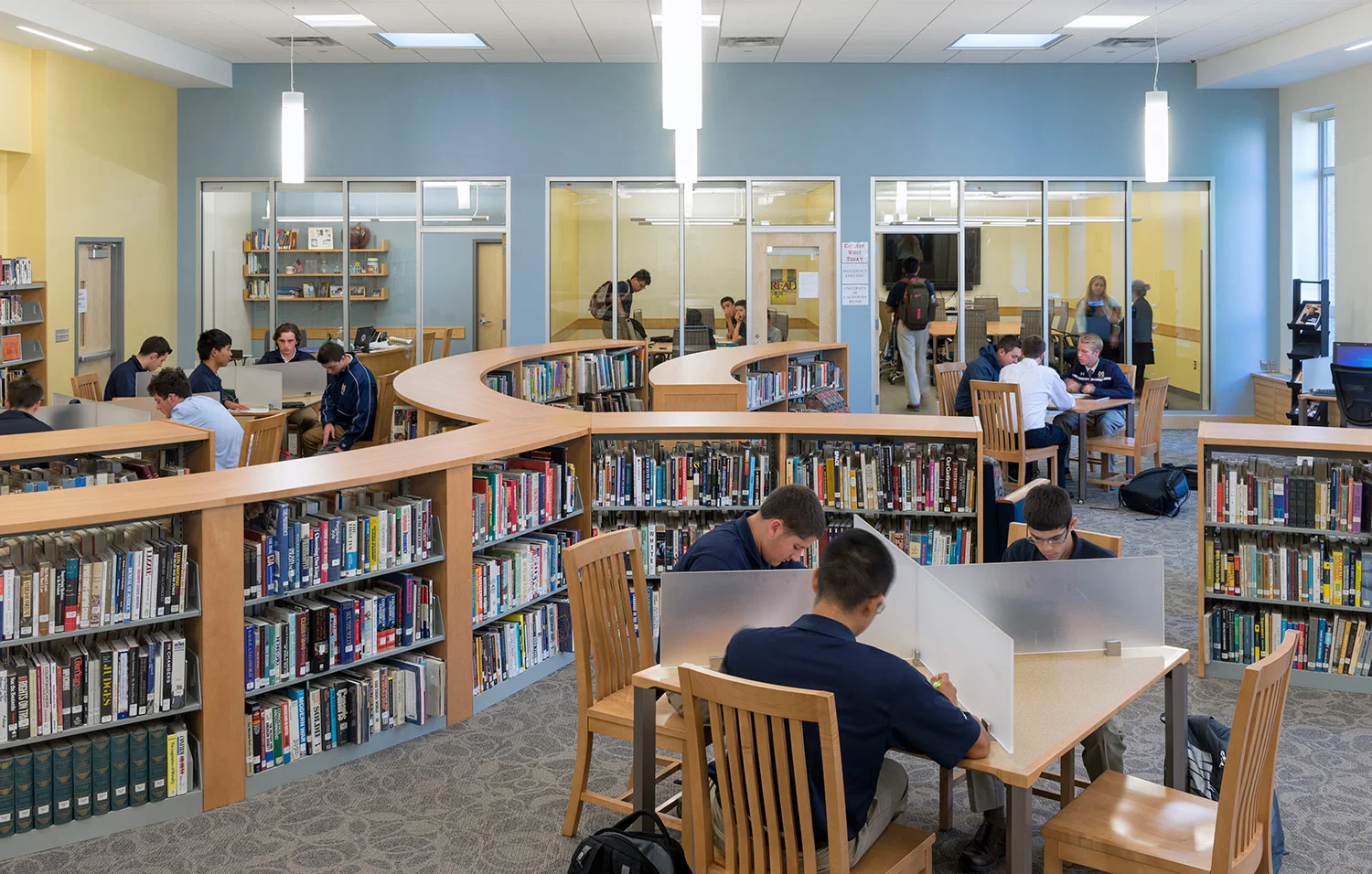 Group study is accommodated in the separate meeting rooms.