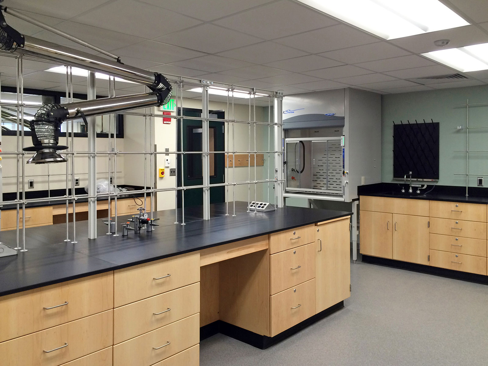 UMass Dartmouth, Violette Chemistry Lab